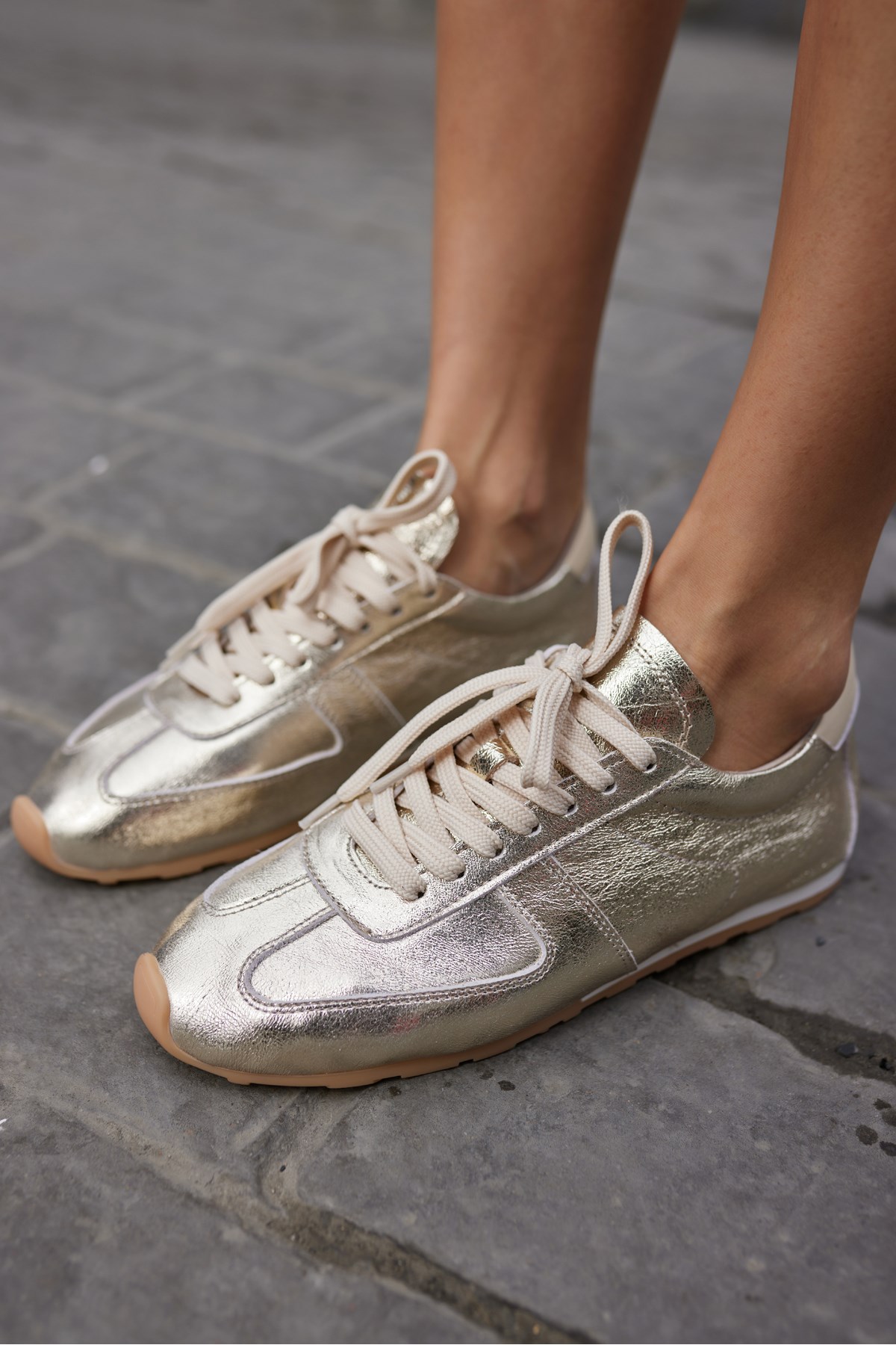 TORES KADIN ALTIN DORE GERCEK DERİ BAGCIKLI SNEAKER