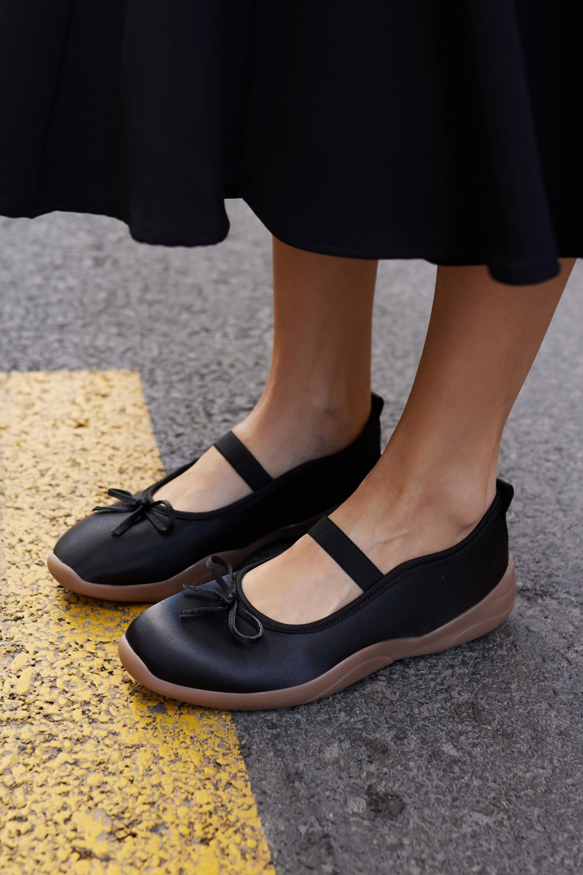 CACARES KADİN SİYAH SATEN LASTİK DETAY BABET SNEAKER