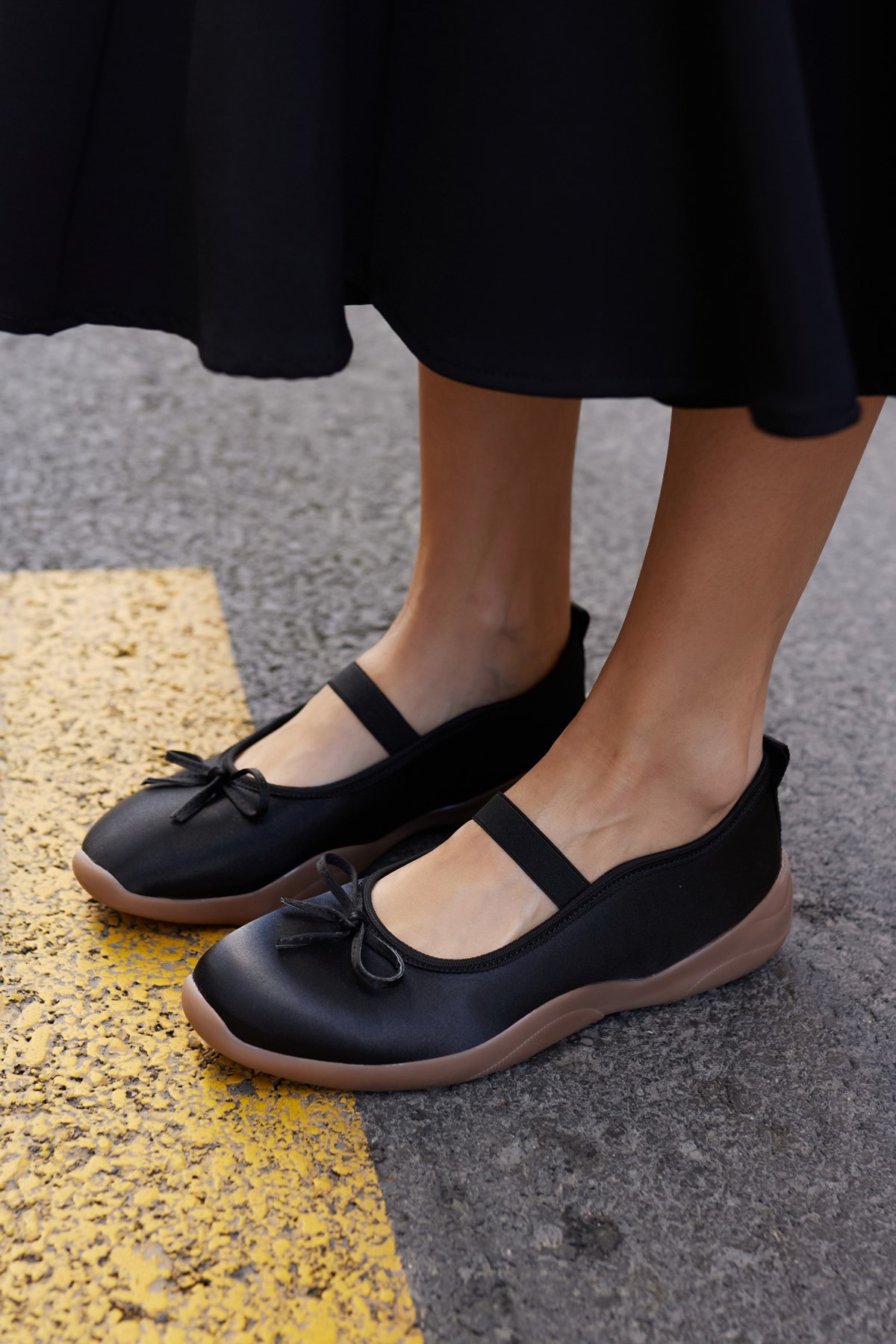 CACARES KADİN SİYAH SATEN LASTİK DETAY BABET SNEAKER