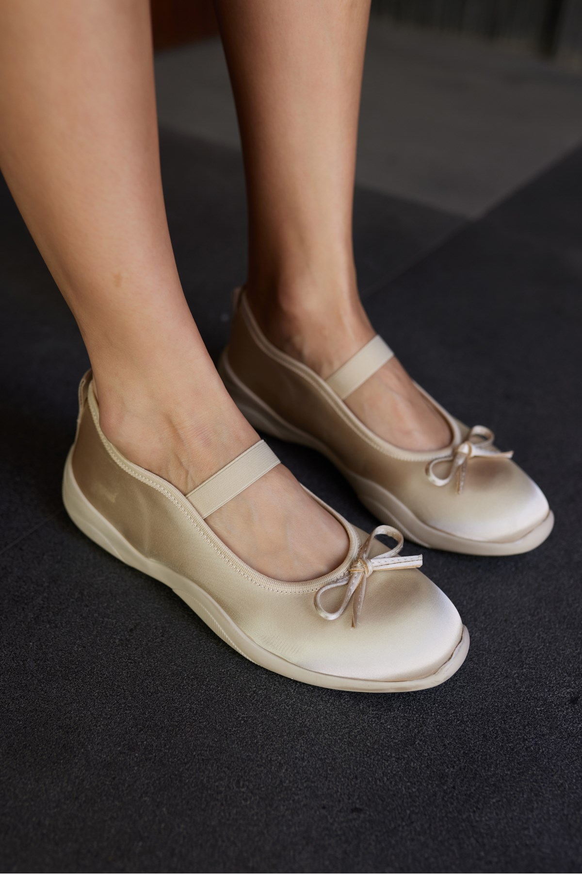 CACARES KADIN BEJ SATEN LASTİKLİ BABET SNEAKER