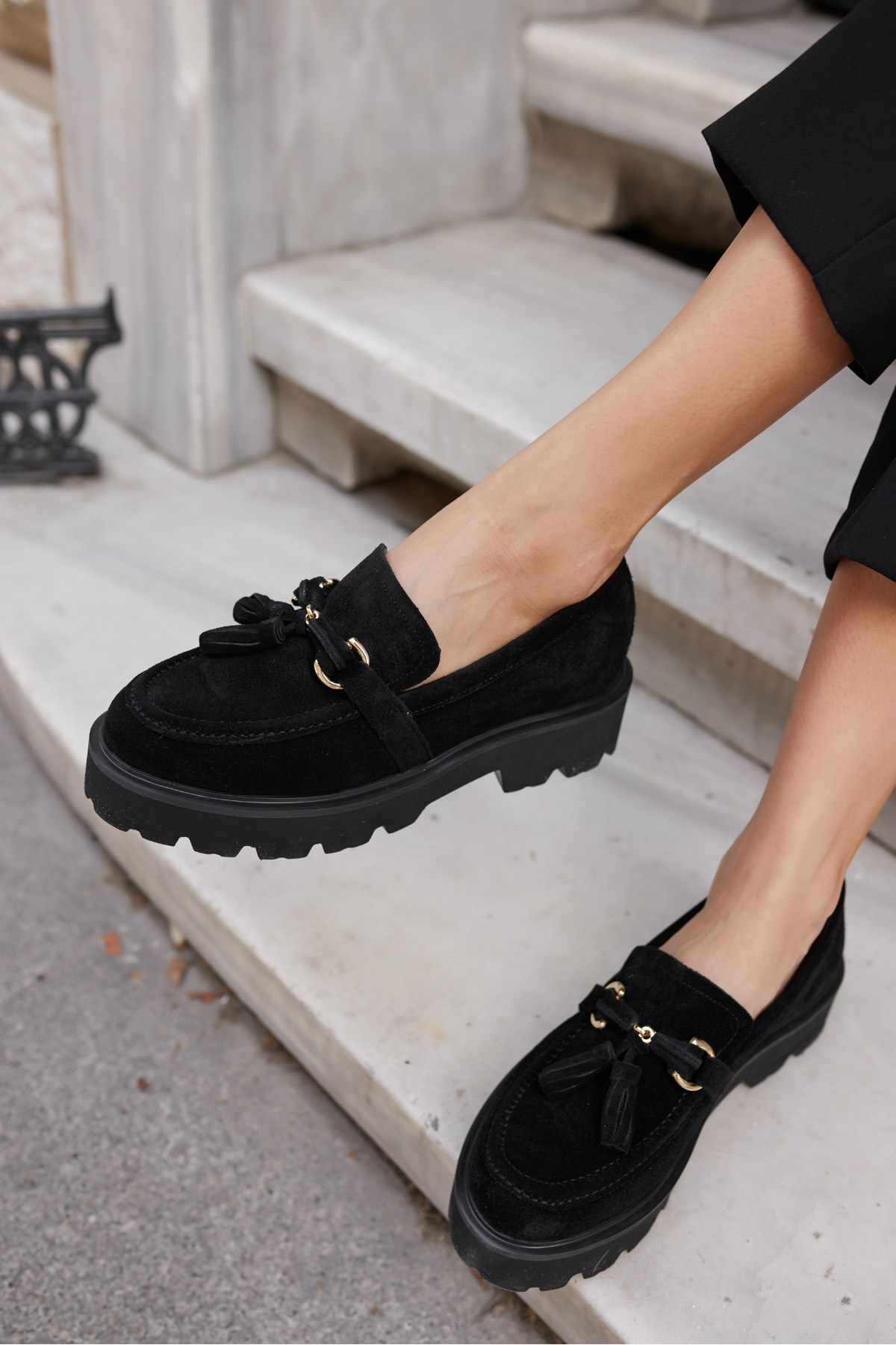 GRAY KADIN SİYAH GERCEK SÜET PUSKULLU EVA TABAN LOAFER AYAKKABİ