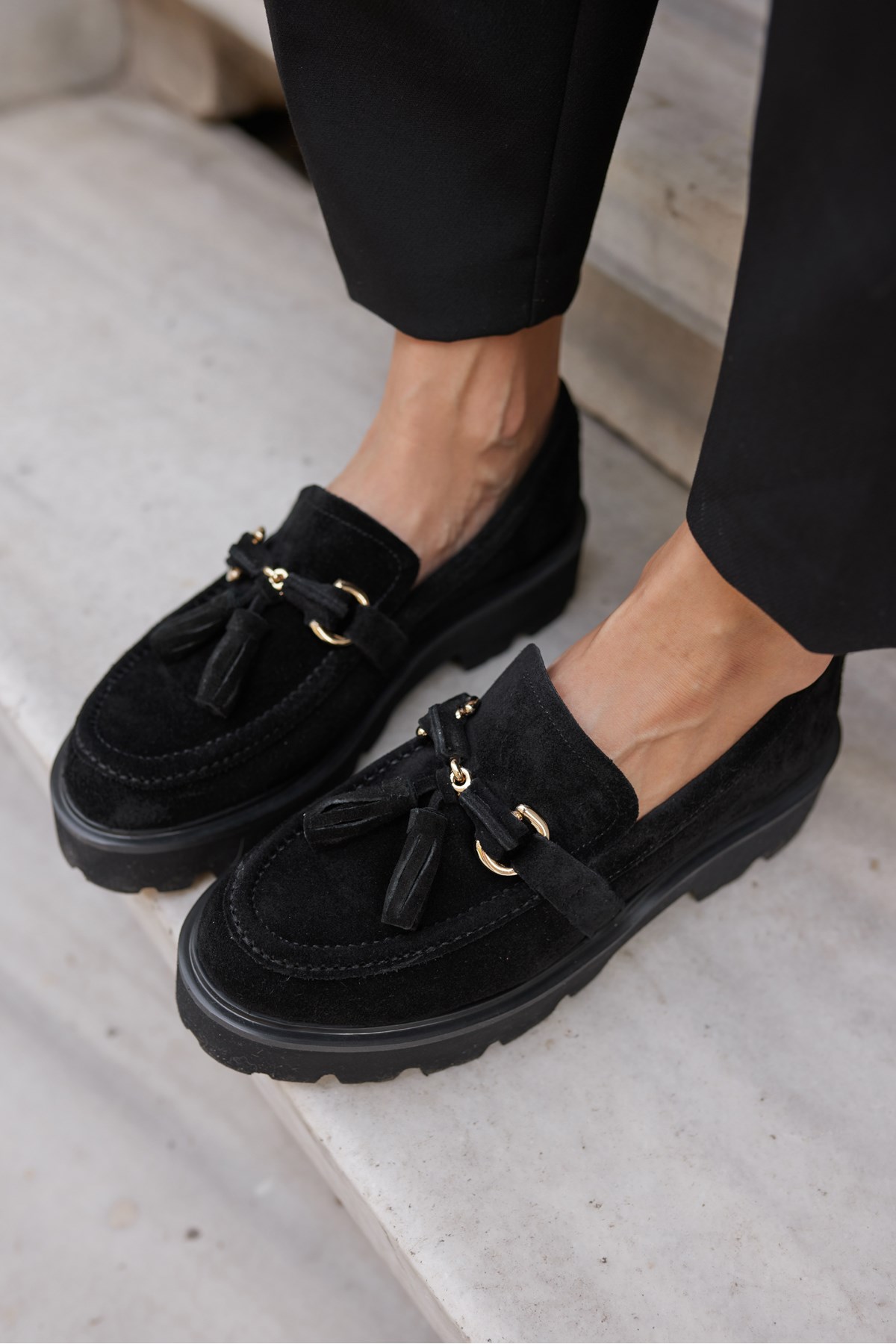 GRAY KADIN SİYAH GERCEK SÜET PUSKULLU EVA TABAN LOAFER AYAKKABİ