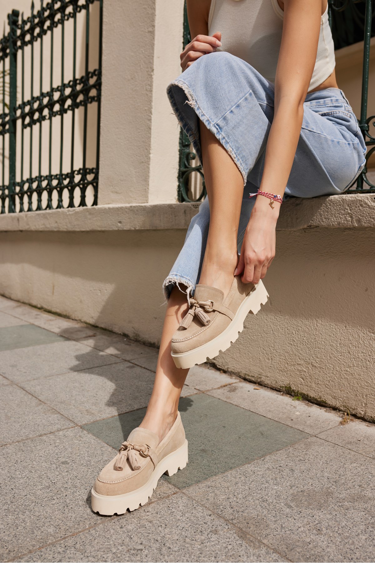 GRAY KADİN BEJ GERÇEK SUET PUSKUL DETAY LOAFER AYAKKABİ