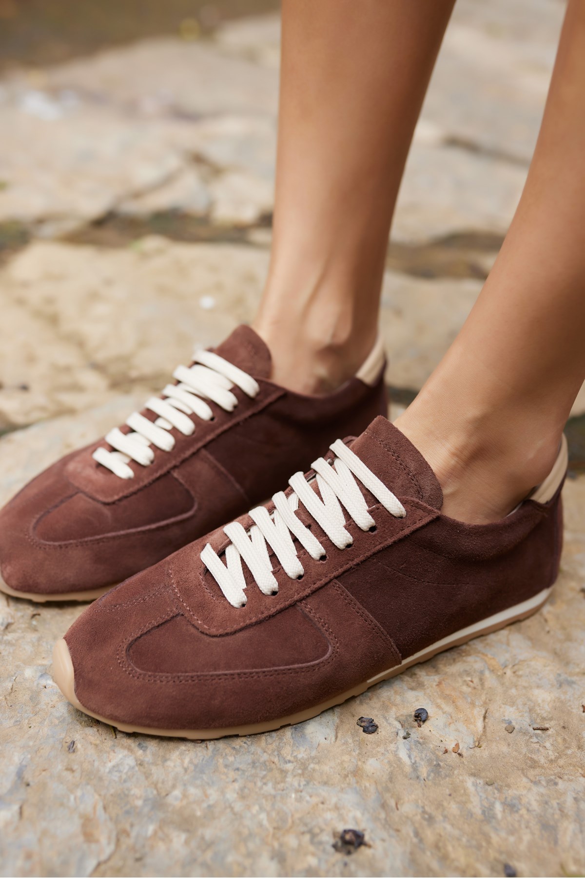 TORES KADIN KAHVERENGİ GERCEK SUET BAGCIKLI SNEAKER