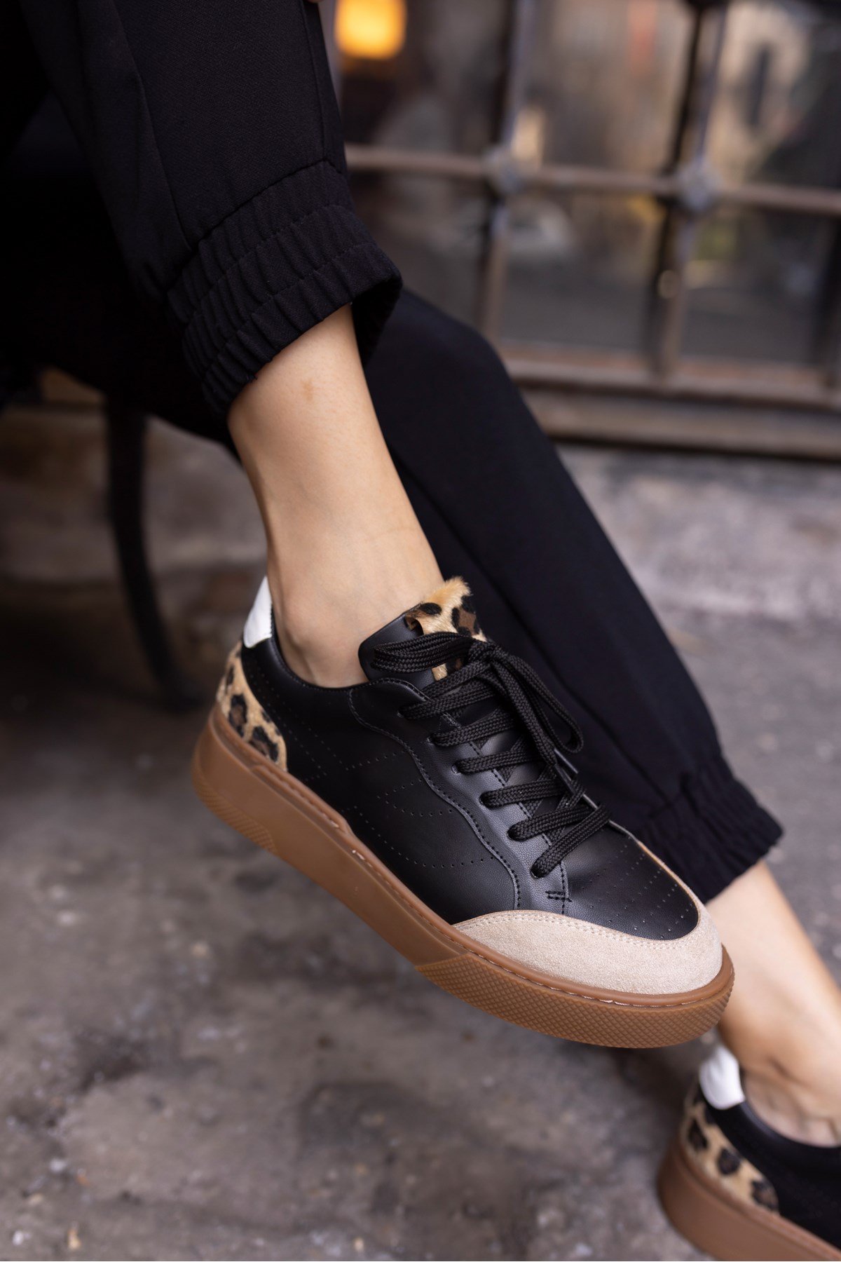 GORDON KADİN SİYAH LEOPAR GARNİLİ SNEAKER