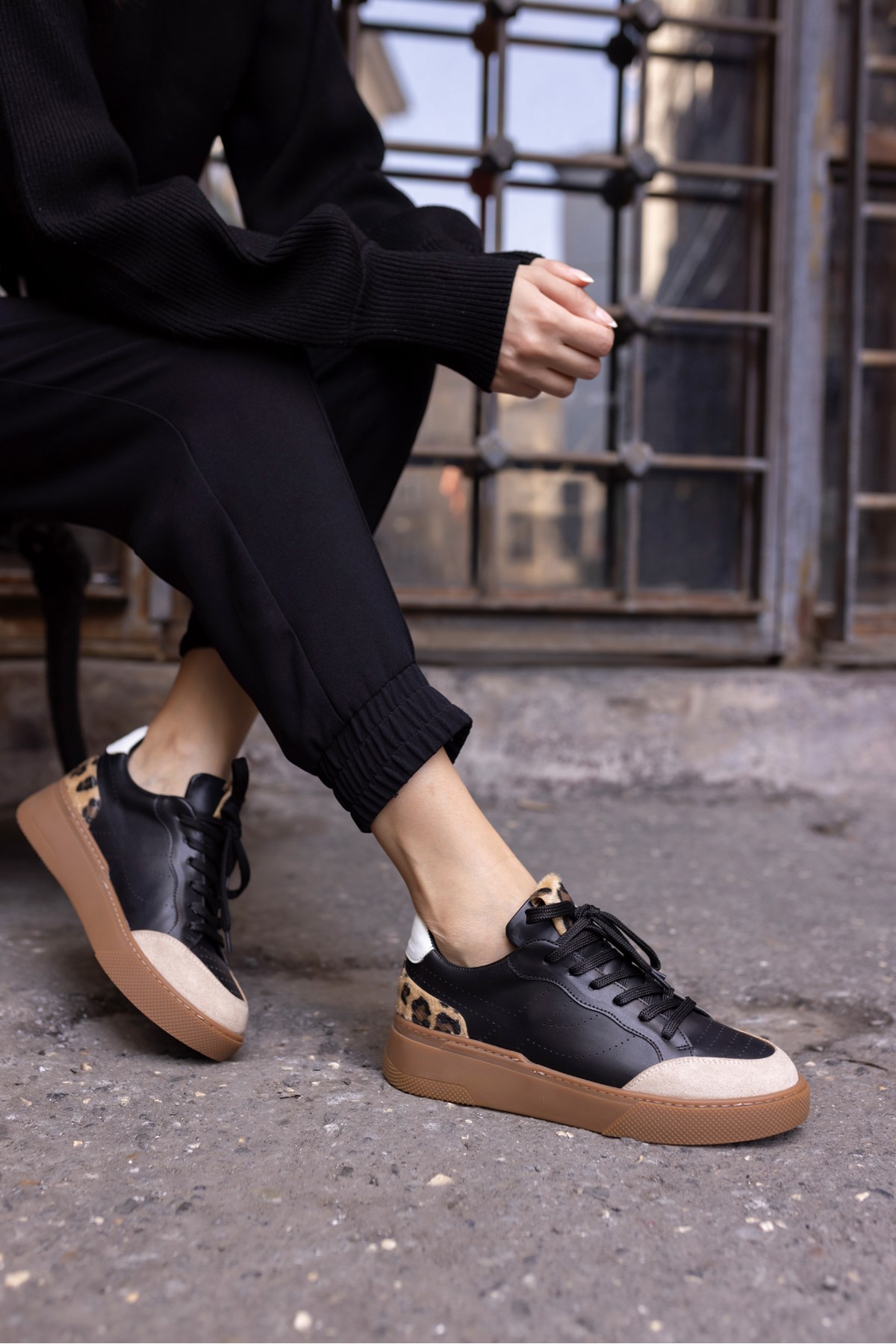 GORDON KADİN SİYAH LEOPAR GARNİLİ SNEAKER