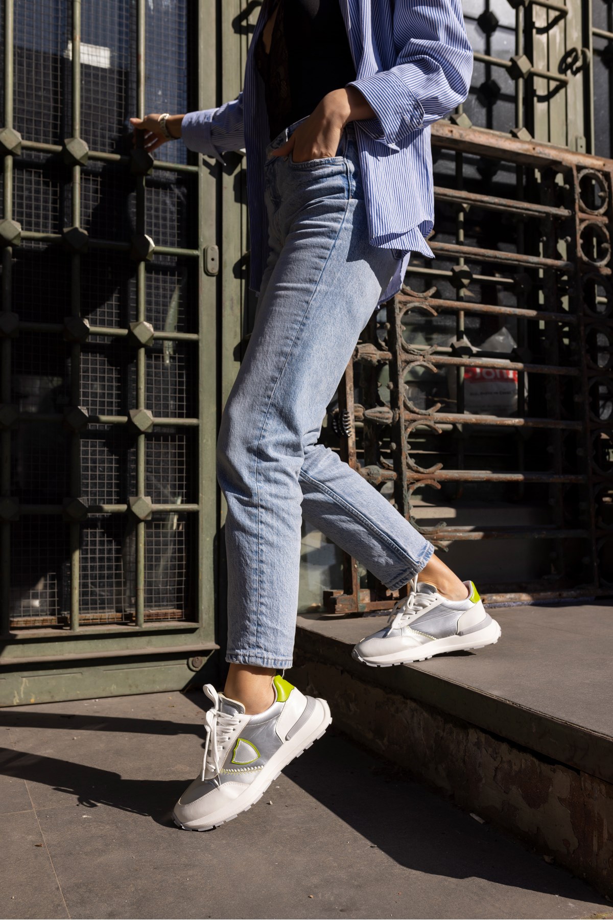 MUÇİ KADİN BEYAZ GUMUS GARNILI SNEAKER