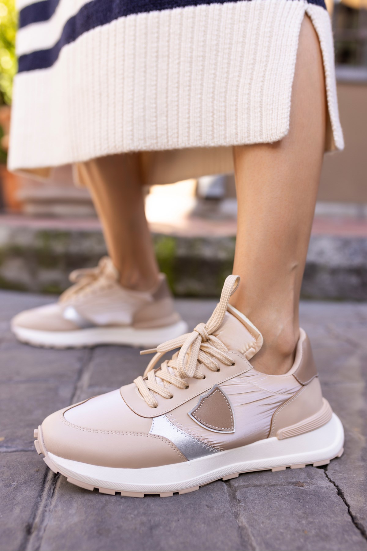 MUÇİ KADIN BEJ PARASUT KUMAŞ GARNİLİ SNEAKER