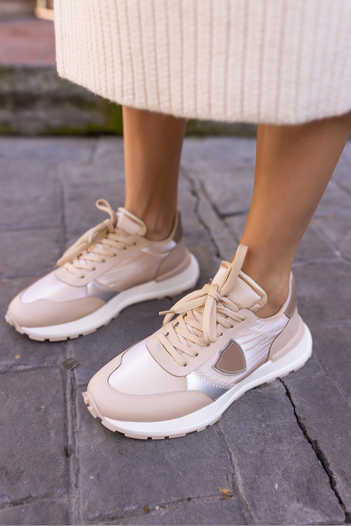 MUÇİ KADIN BEJ PARASUT KUMAŞ GARNİLİ SNEAKER