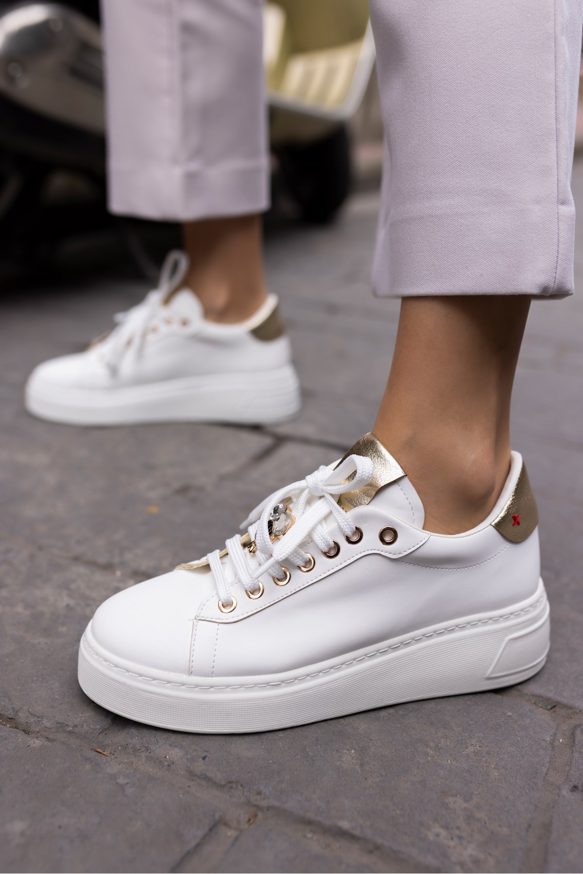 HERBERT KADIN BEYAZ TAŞ DETAYLİ SNEAKER