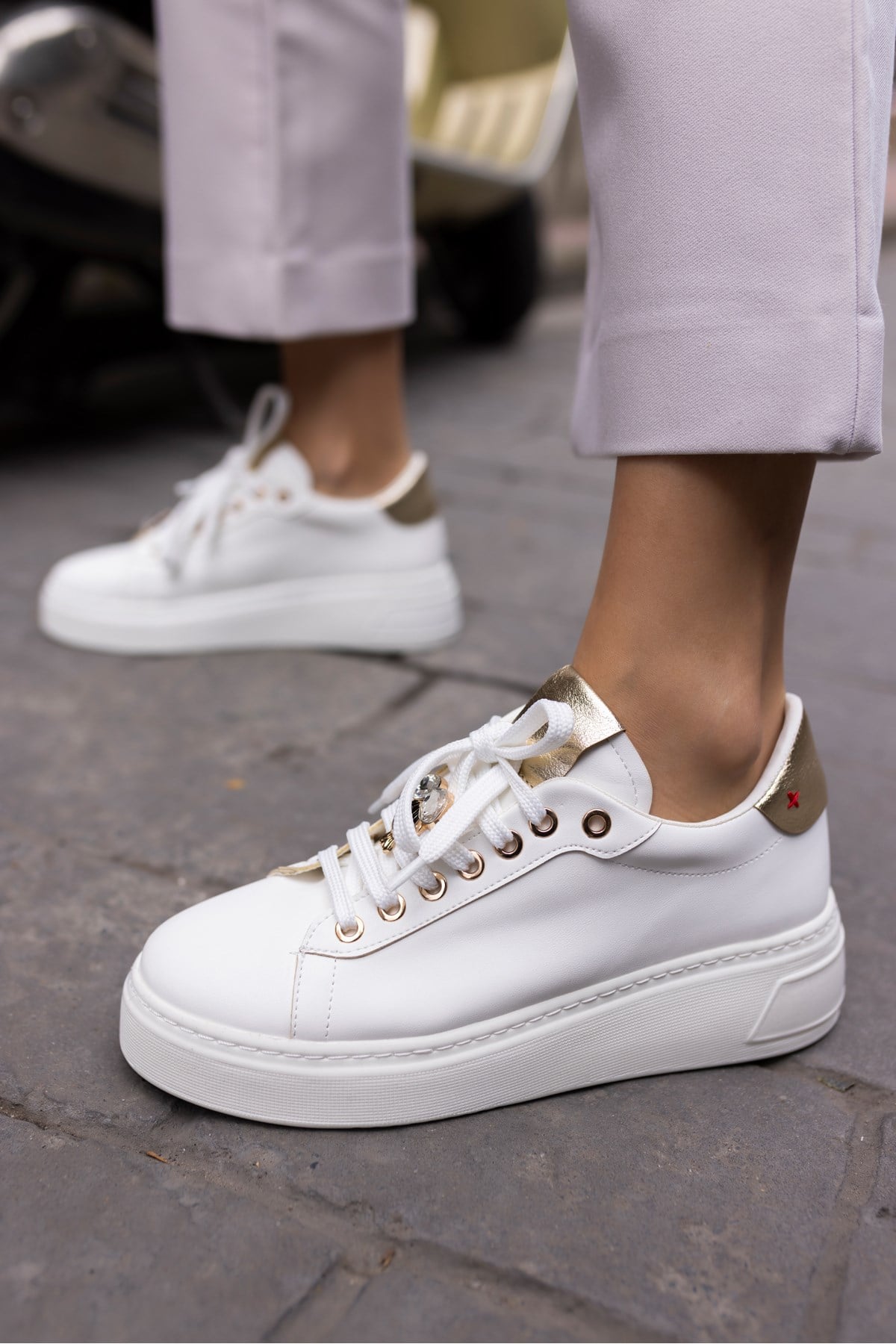 HERBERT KADIN BEYAZ TAŞ DETAYLİ SNEAKER