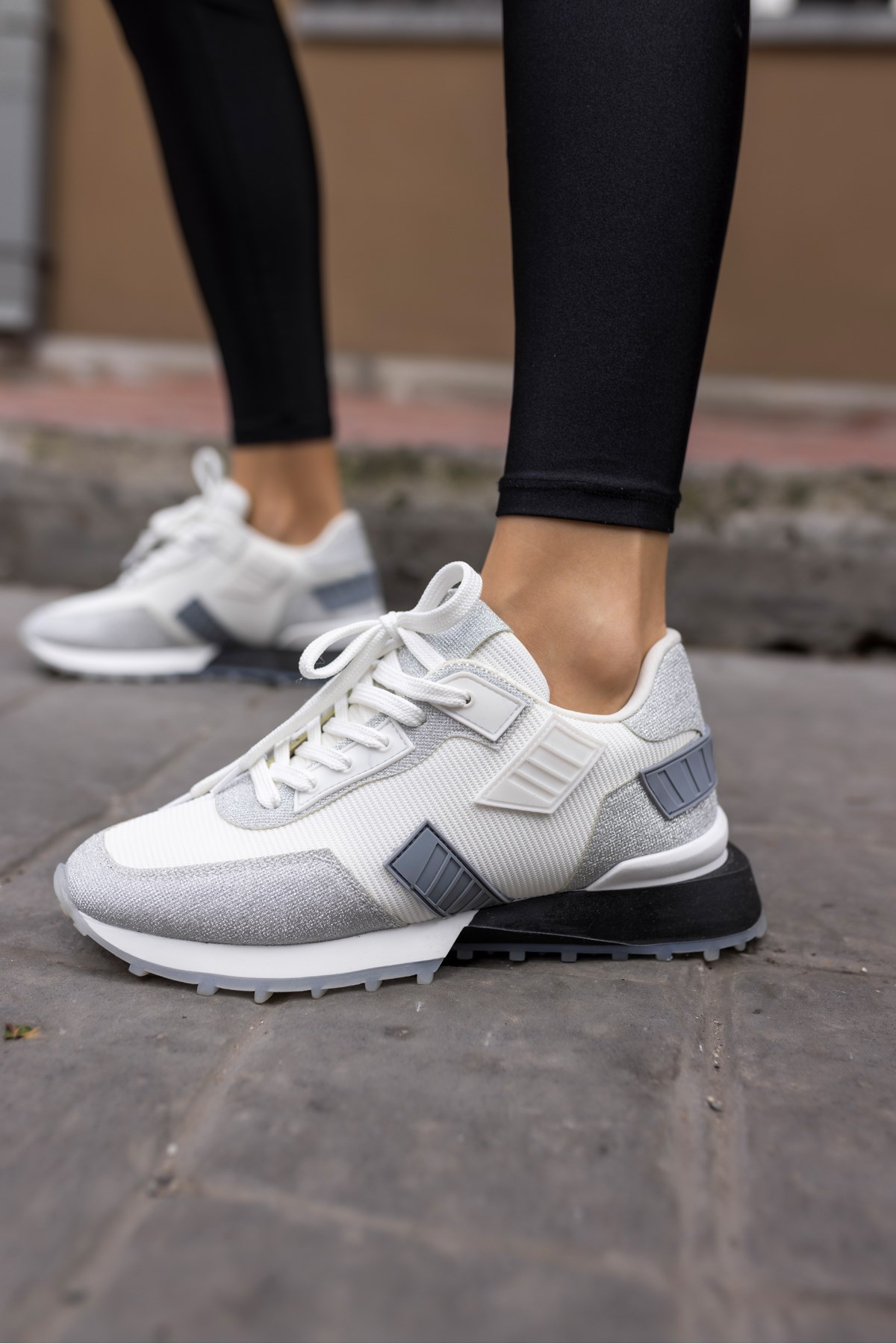 EVORA KADİN BEYAZ GUMUS SİMLİ SNEAKER