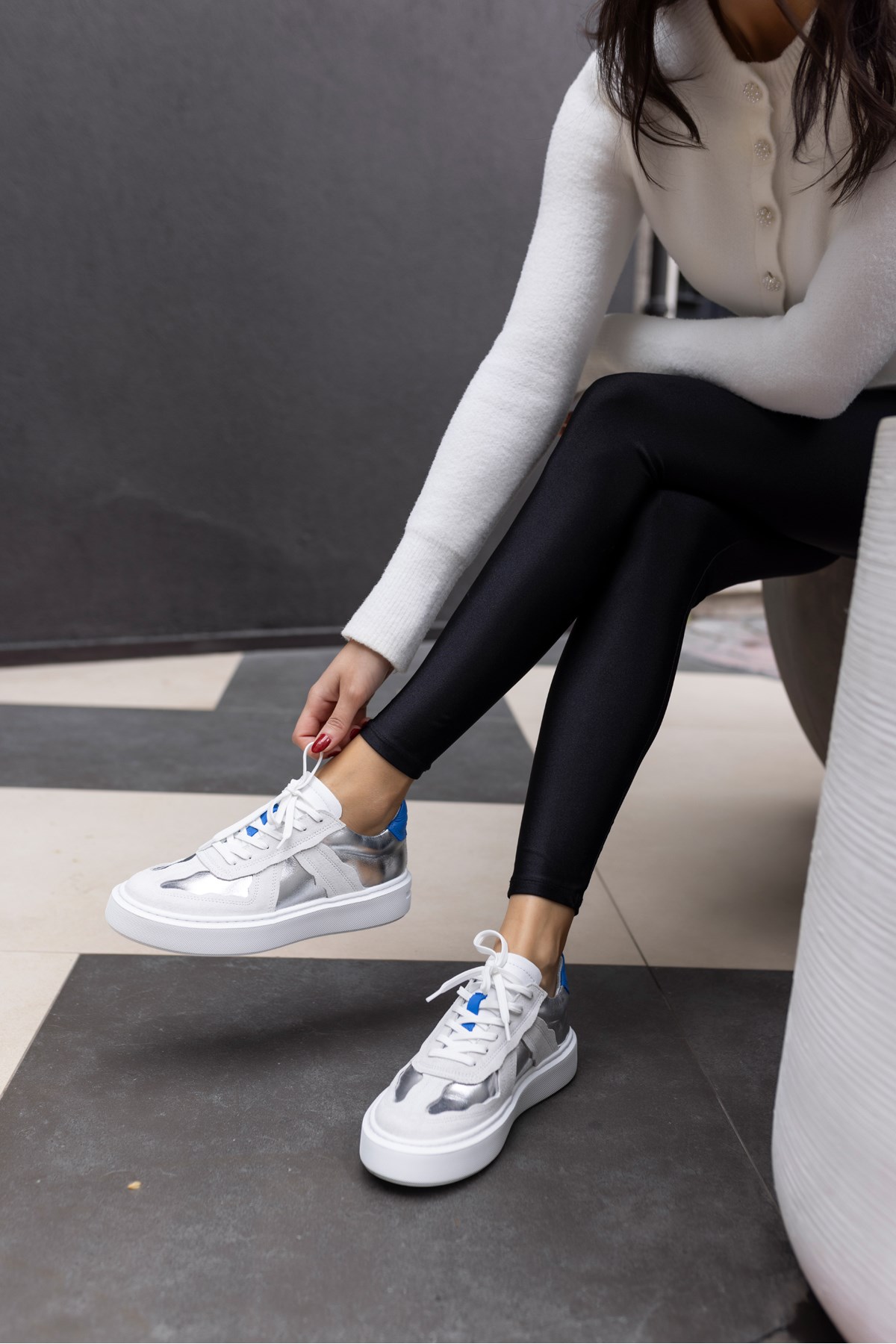BLOOM KADIN BEYAZ GERCEK SUET GUMUS GARNİ DERİ EVA TABANLİ SNEAKER