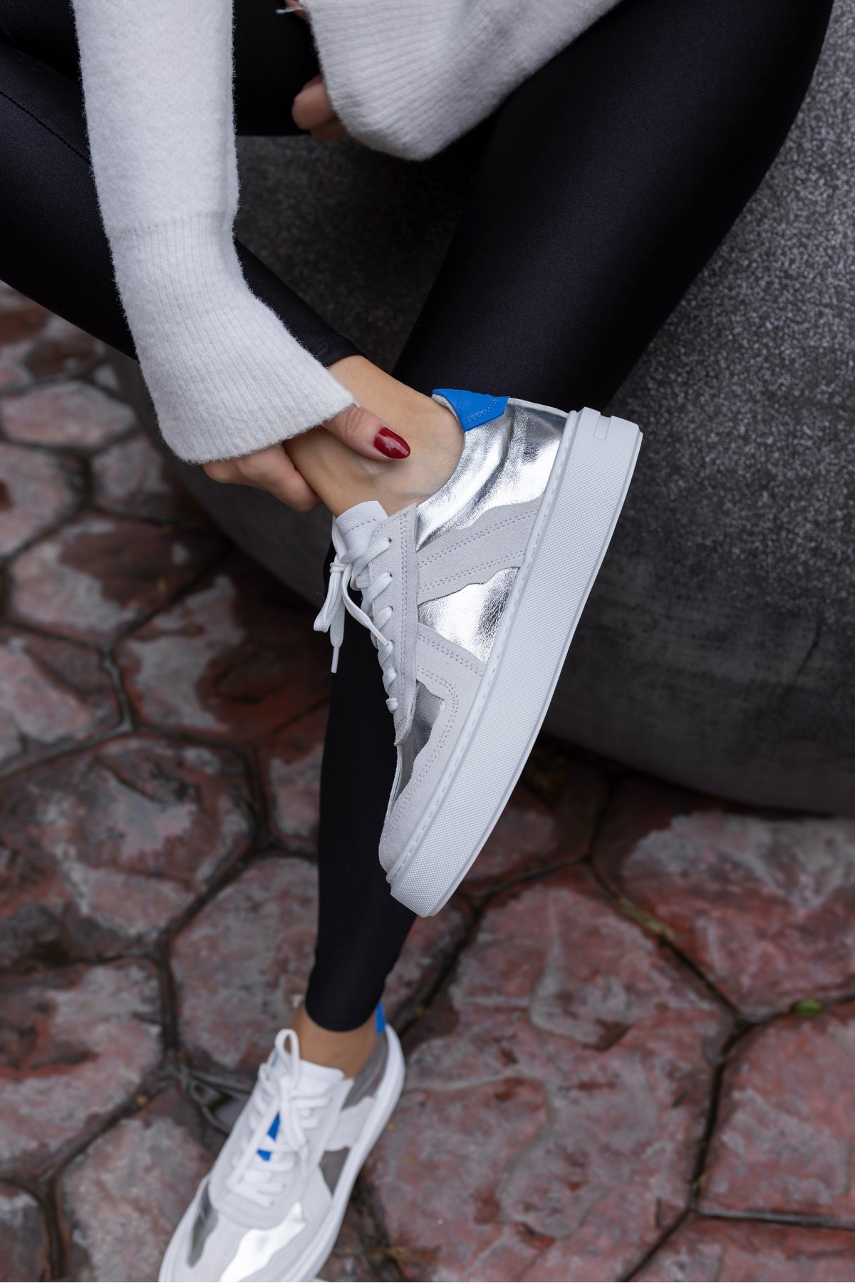 BLOOM KADIN BEYAZ GERCEK SUET GUMUS GARNİ DERİ EVA TABANLİ SNEAKER