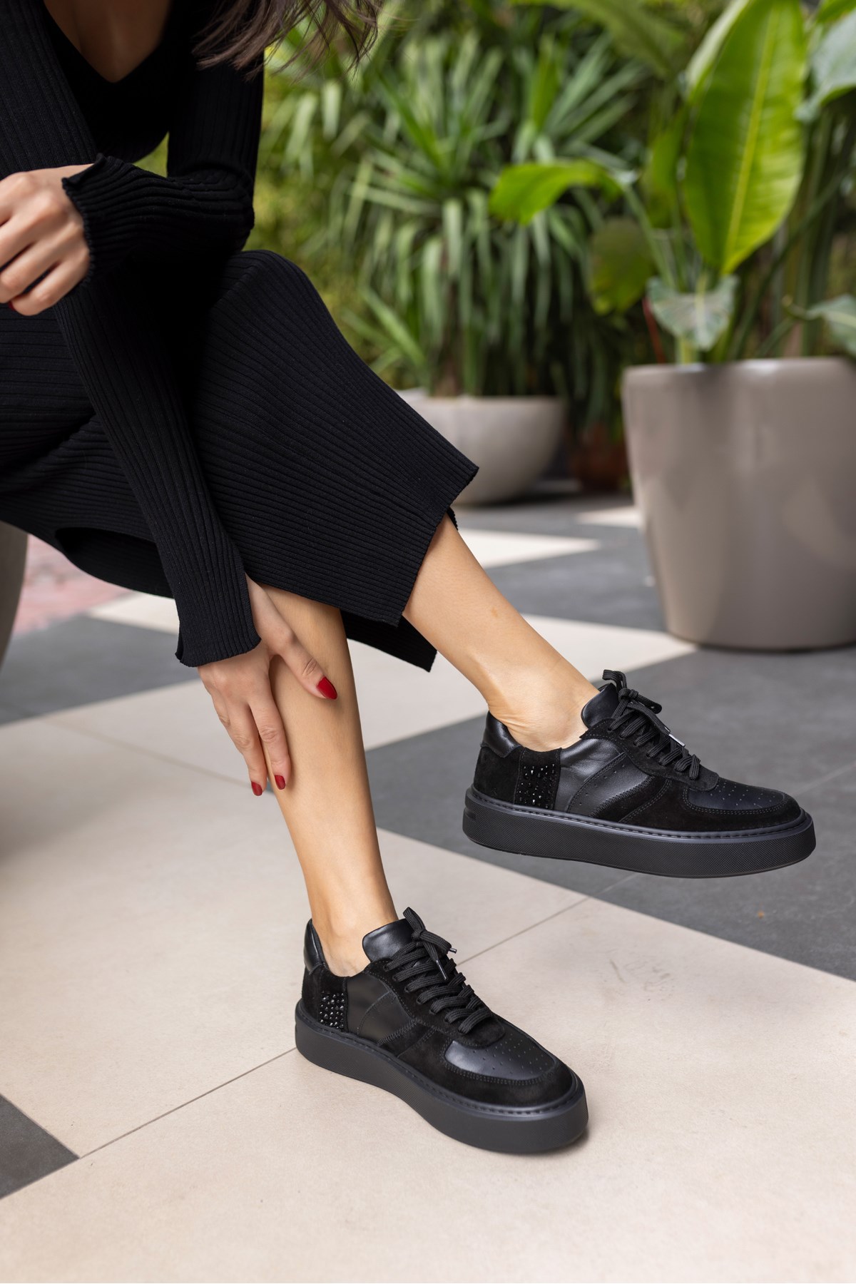 KADIN SİYAH EVA TABANİ GERCEK DERİ SNEAKER