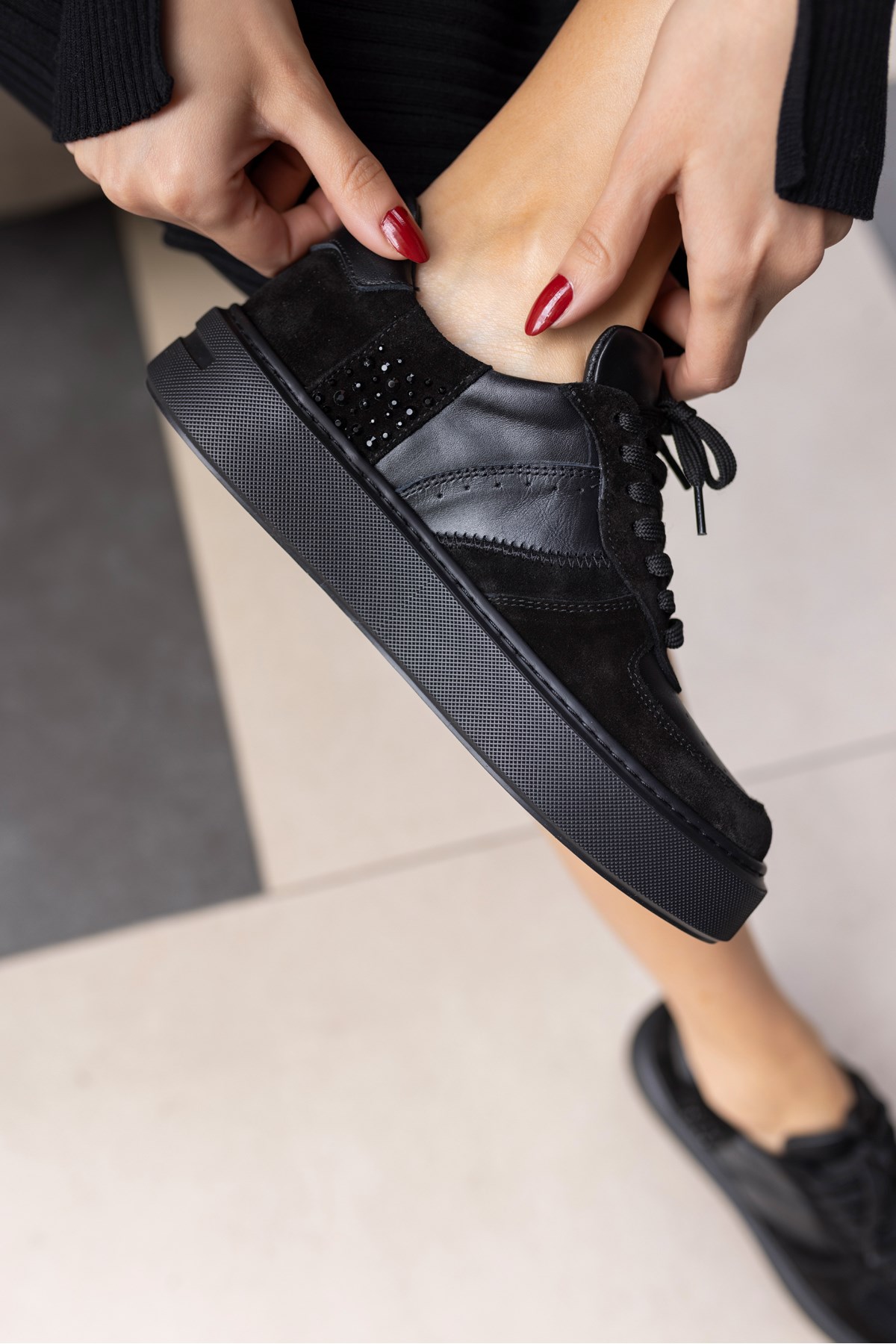 KADIN SİYAH EVA TABANİ GERCEK DERİ SNEAKER