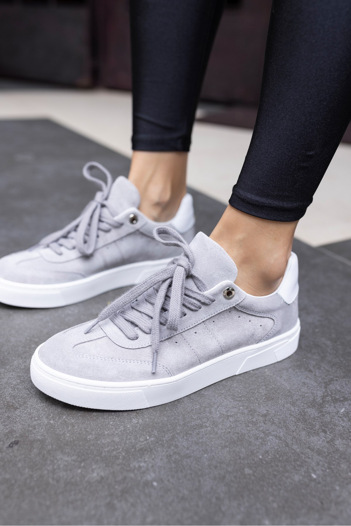 SEVENTY KADİN GRİ GERCEK DERİ SÜET SNEAKER
