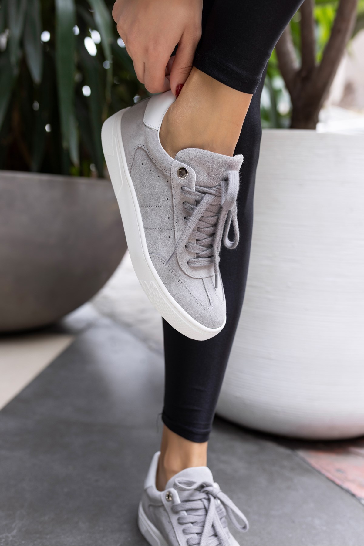 SEVENTY KADİN GRİ GERCEK DERİ SÜET SNEAKER