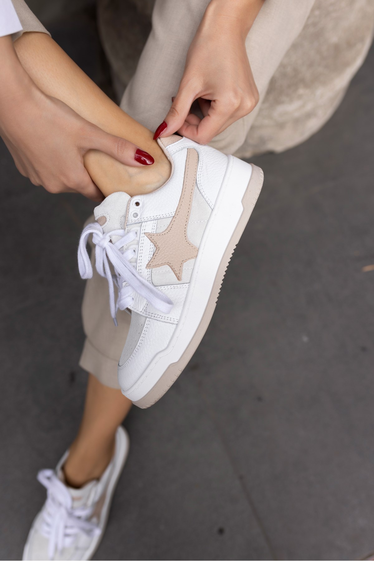 SAMSA KADİN BEYAZ GERCEK DERİ YILDIZ DETAY SNEAKER