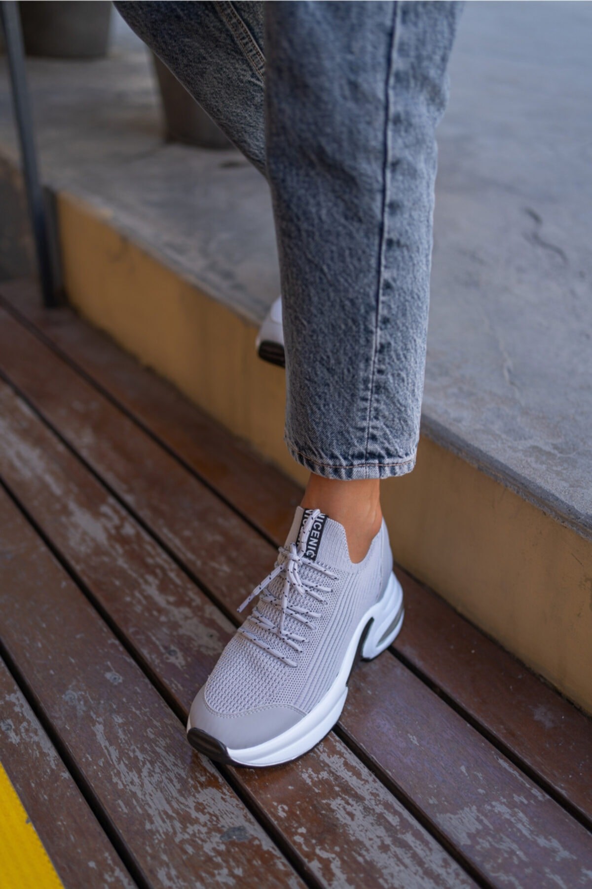 Wöber Kadin Gri Dolgu Topuk Trıko Sneakers