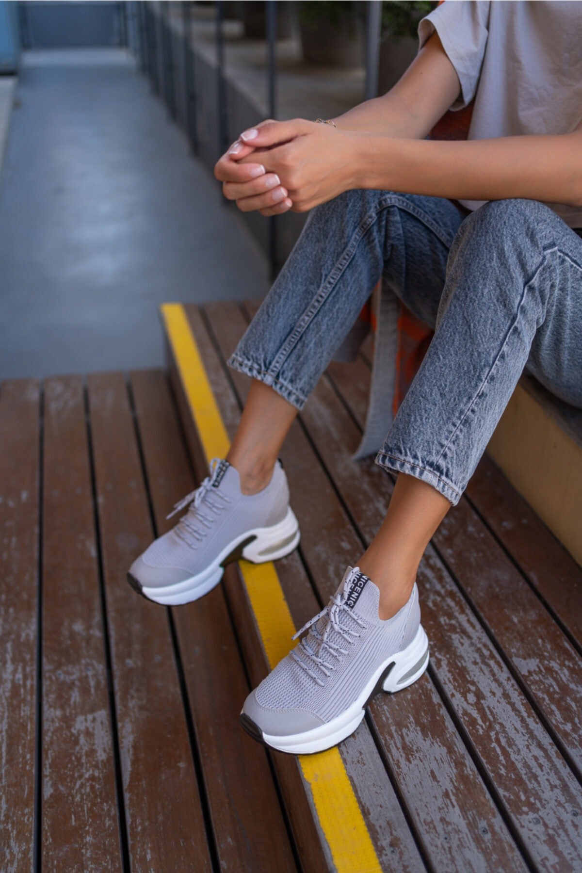Wöber Kadin Gri Dolgu Topuk Trıko Sneakers