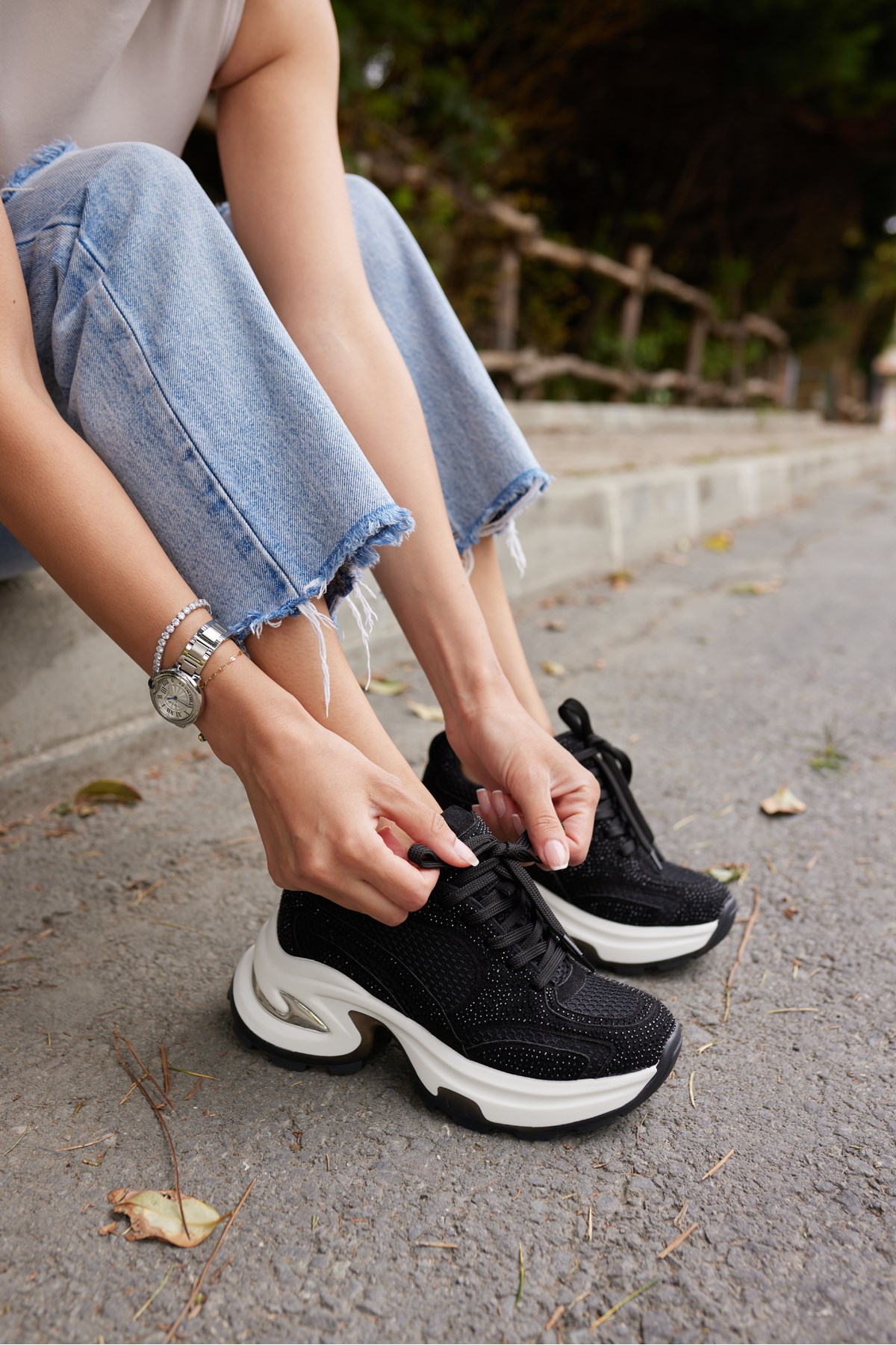SOCHI KADIN SIYAH TASLI OZEL ITHAL TABAN SNEAKER