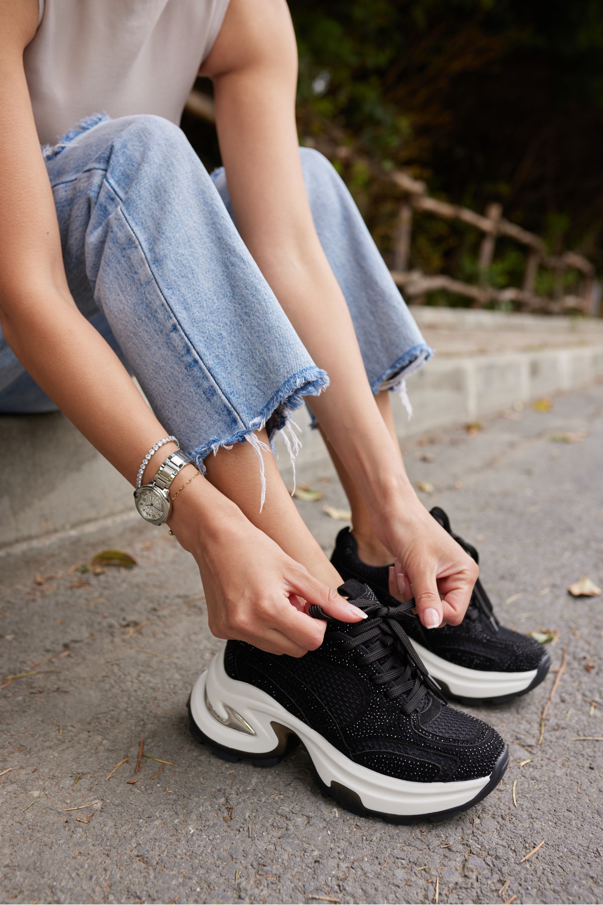 SOCHI KADIN SIYAH TASLI OZEL ITHAL TABAN SNEAKER