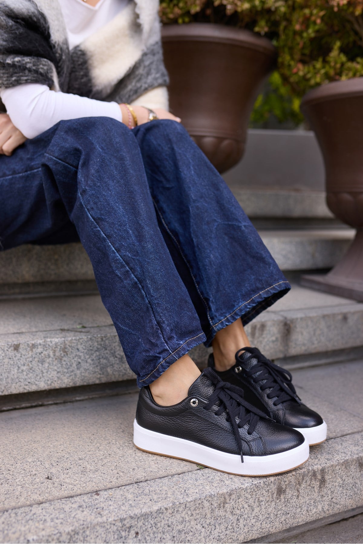 ZALVİRO KADİN SİYAH GERCEK DERİ BAGCIKLI SNEAKER