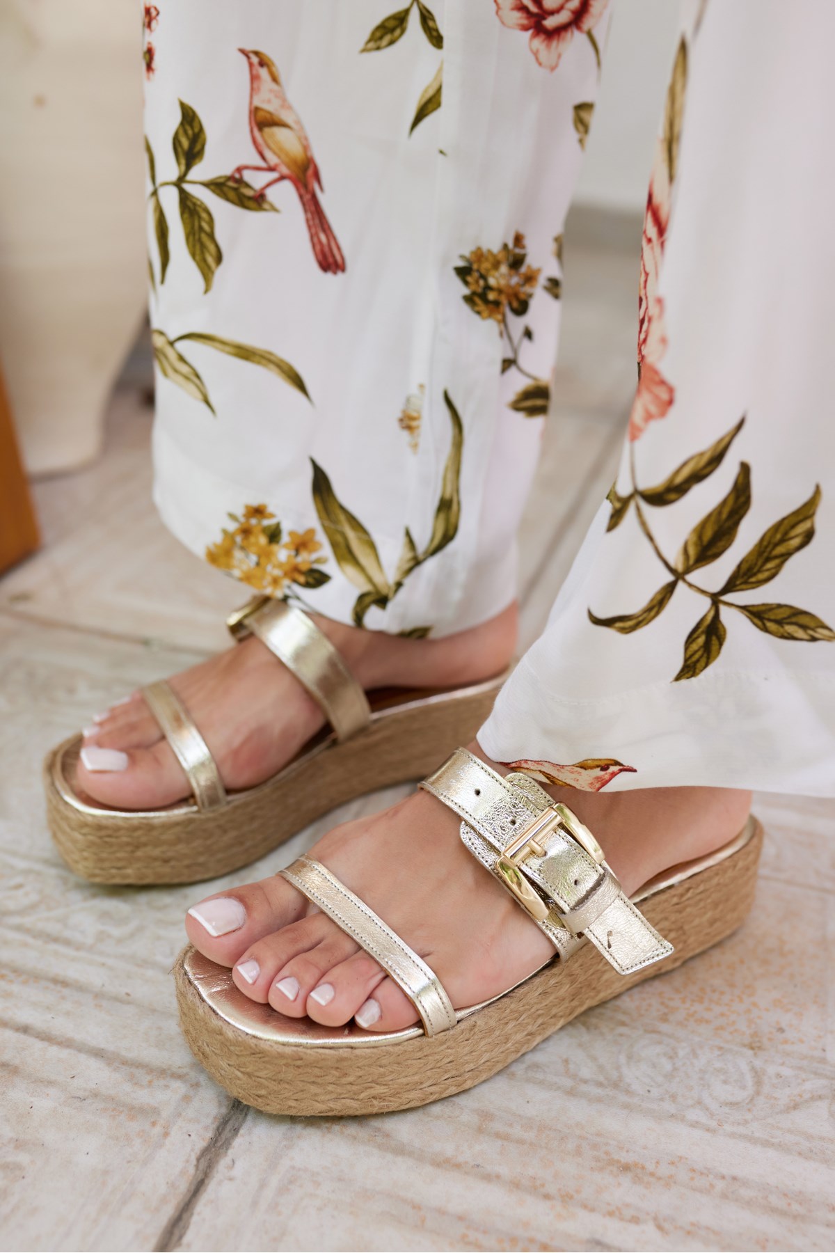 LUZY KADİN ALTİN GERCEK DERİ TOKALİ ESPADRİL TERLİK
