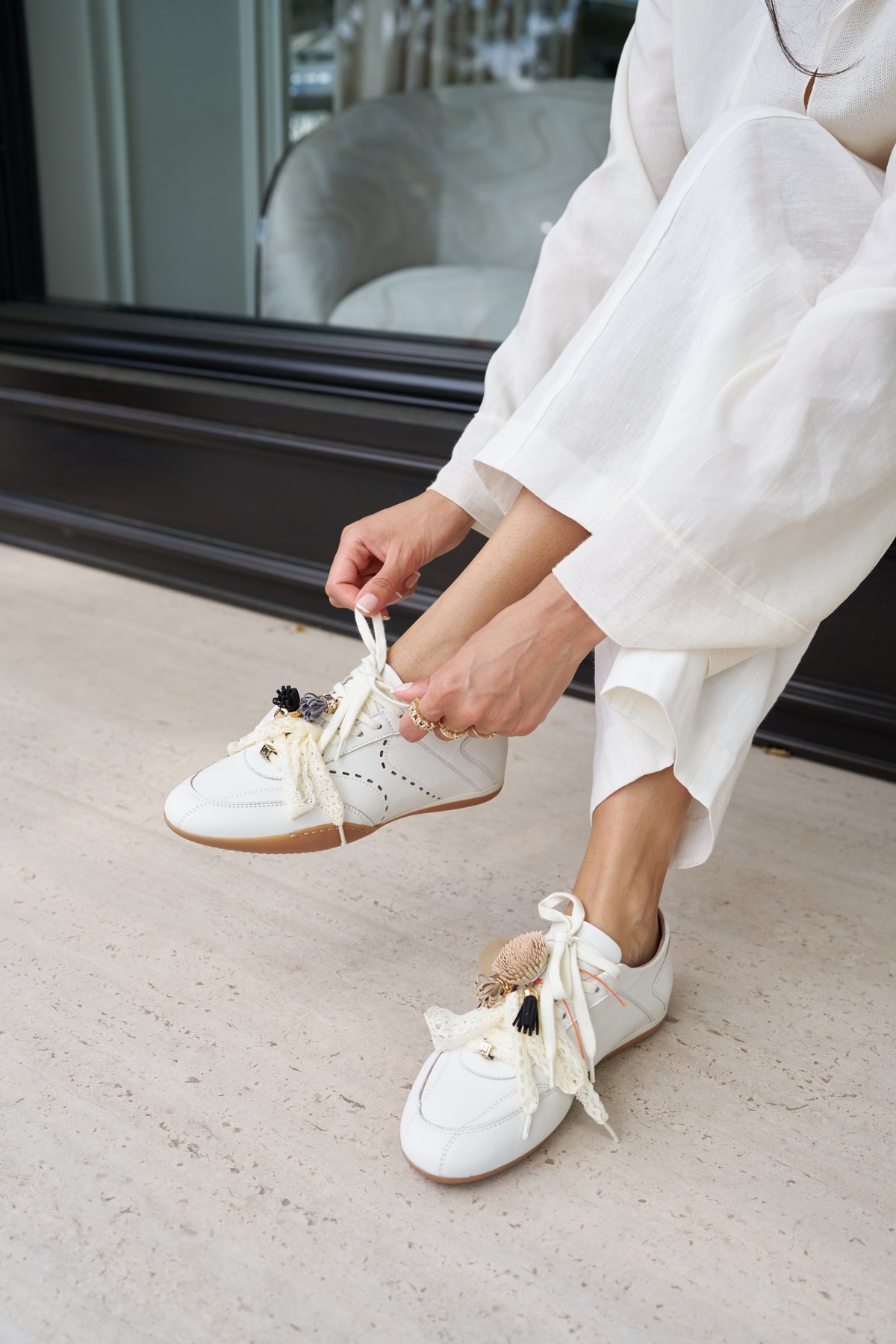 MELINE KADIN BEYAZ GERCEK DERI CHARM DANTEL DETAYLI ITALYAN SNEAKER