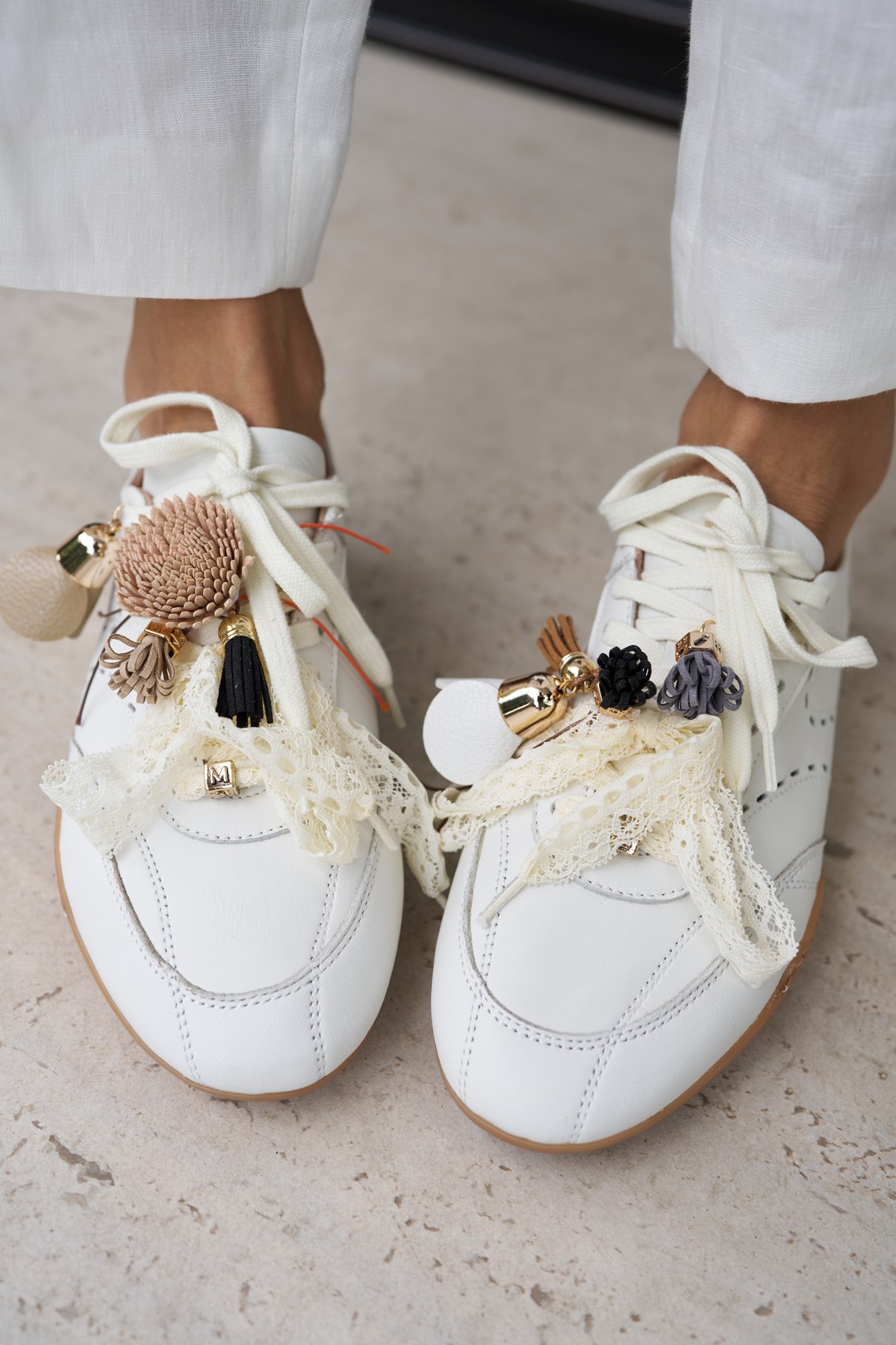 MELINE KADIN BEYAZ GERCEK DERI CHARM DANTEL DETAYLI ITALYAN SNEAKER