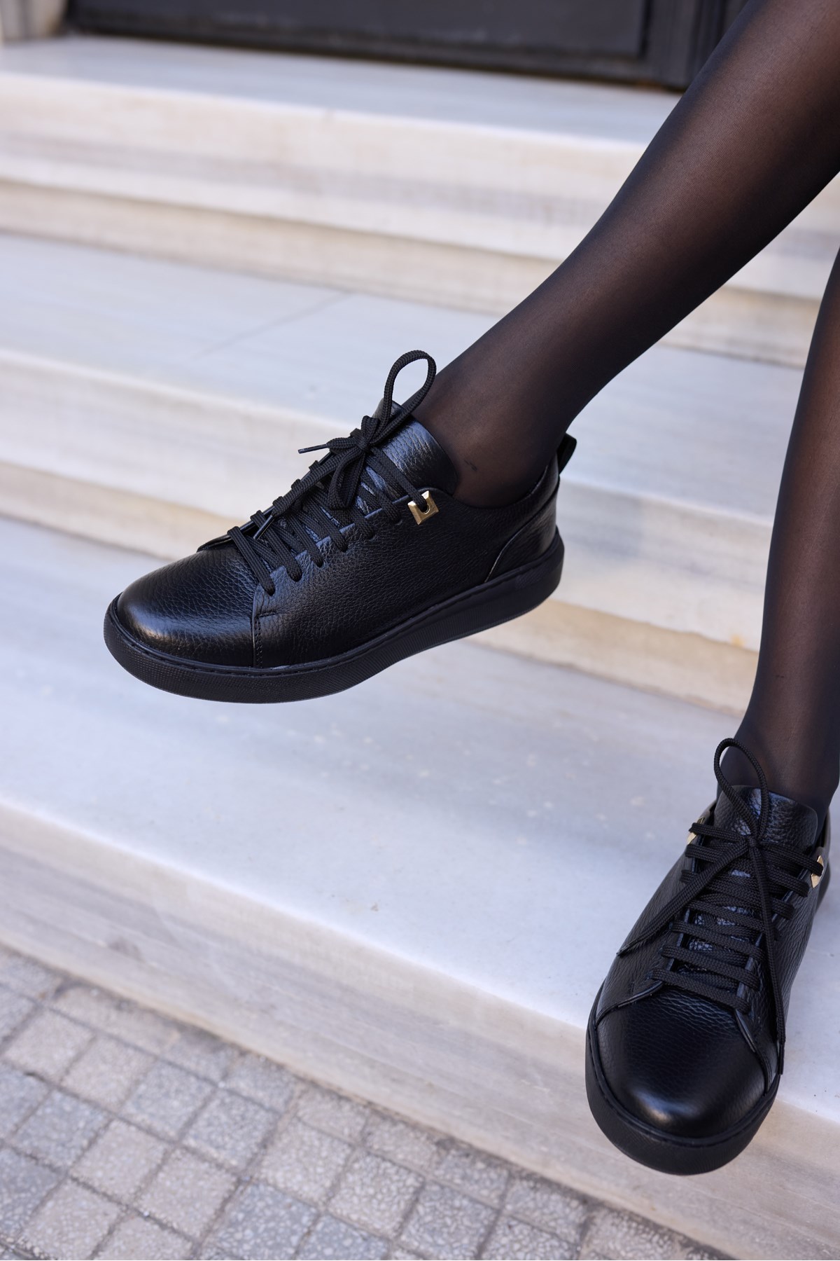 ARİANA KADIN SİYAH GERCEK DERİ BAGCIKLI SNEAKER