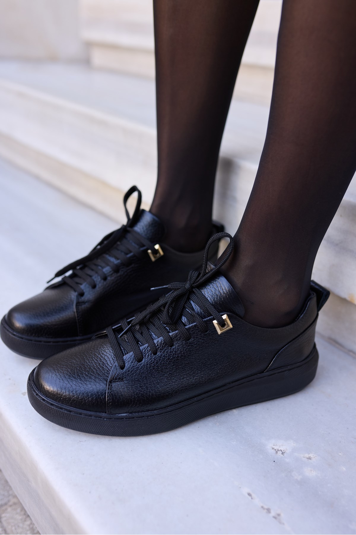 ARİANA KADIN SİYAH GERCEK DERİ BAGCIKLI SNEAKER