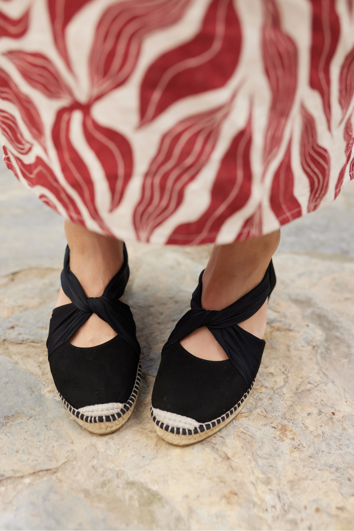 MERRY KADIN SİYAH SUET ESPADRIL TABAN İSPANYA URETIMI İTHAL SANDALET