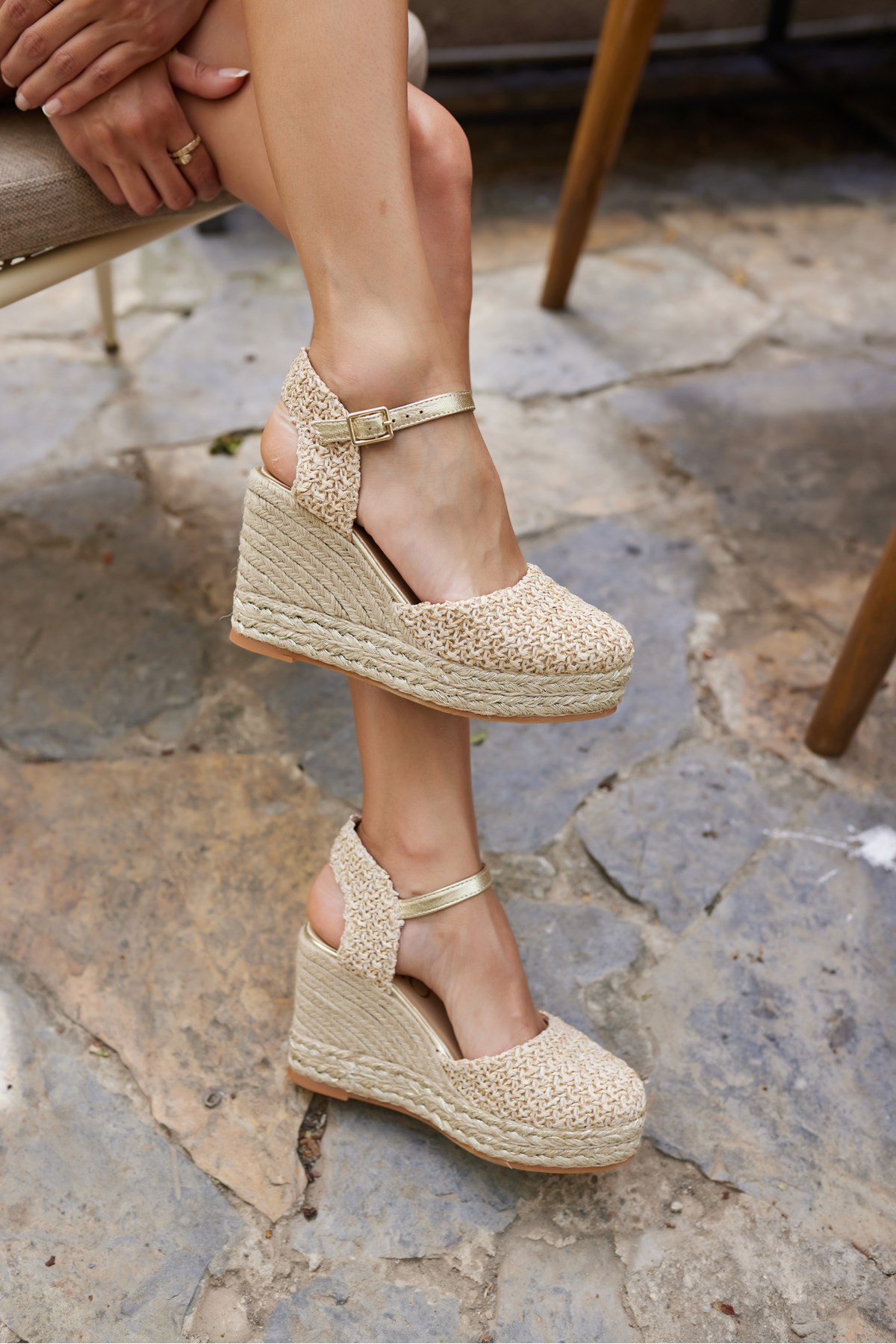 TİRİ KADIN BEJ ESPADRIL DOLGU TABAN İSPANYA URETIM SANDALET