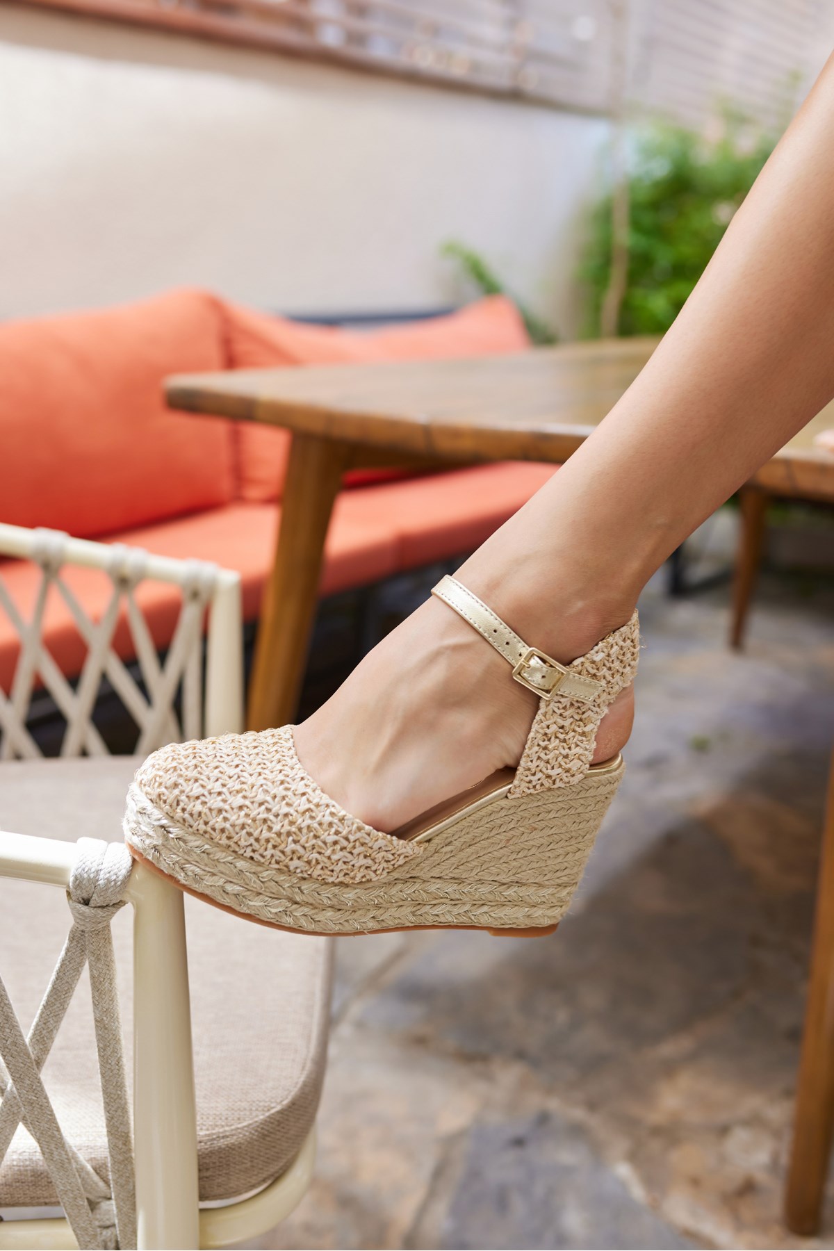 TİRİ KADIN BEJ ESPADRIL DOLGU TABAN İSPANYA URETIM SANDALET