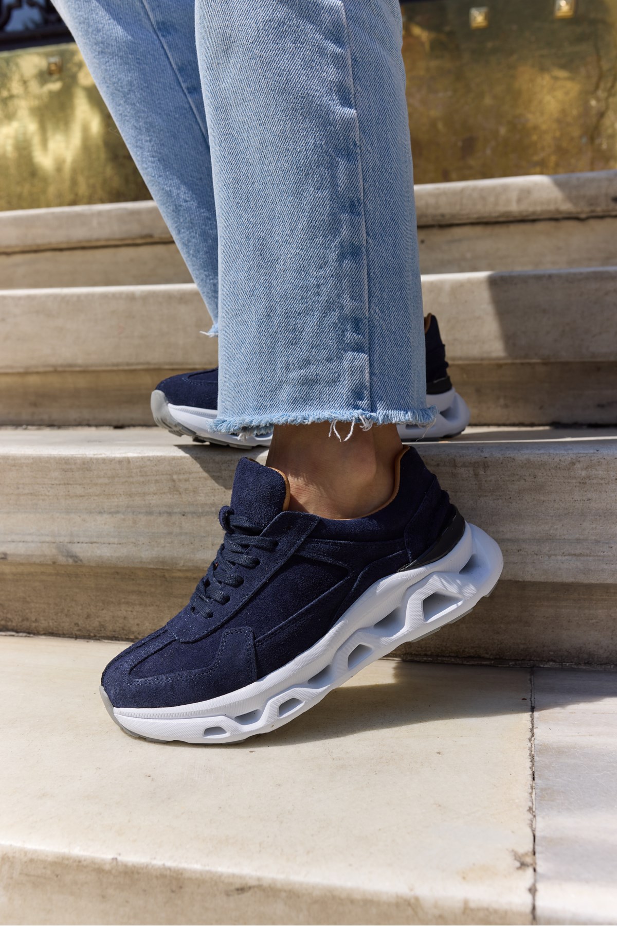 LESTİRO KADİN LACİVERT GERCEK DERİ SÜET BAGCIKLI SNEAKER