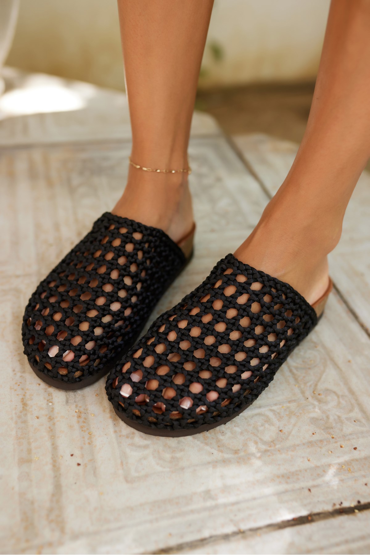 CLOGS KADIN SİYAH ÖRGU BURUN KAPALİ TERLIK