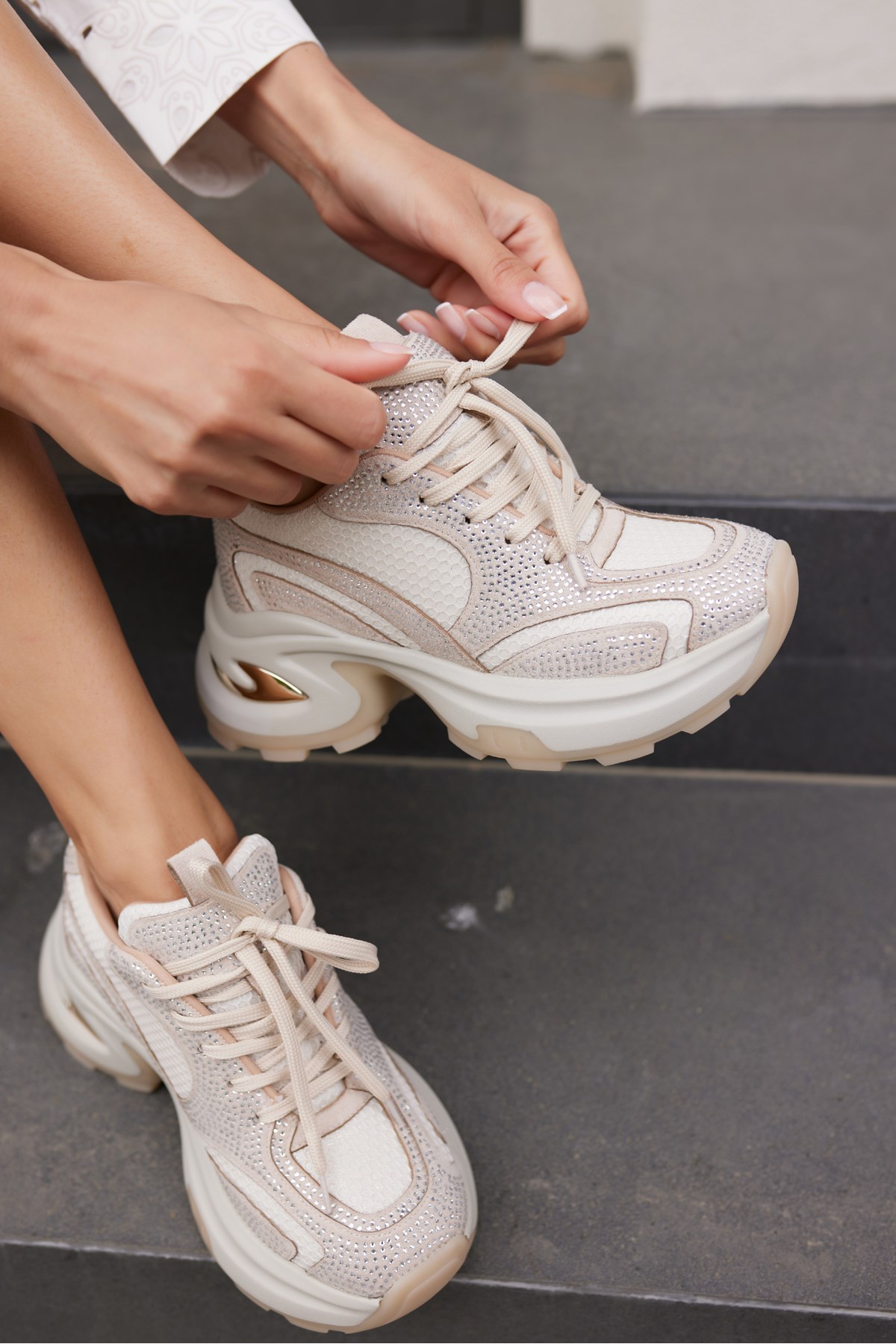 SOCHI KADIN BEJ TAS DETAY ITHAL TABAN SNEAKER
