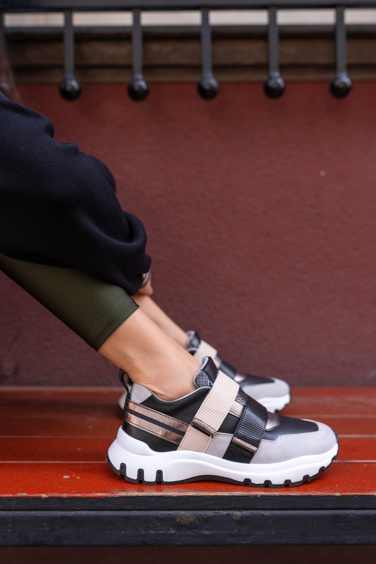 Simon Kadin Siyah Cirt Detay Sneakers