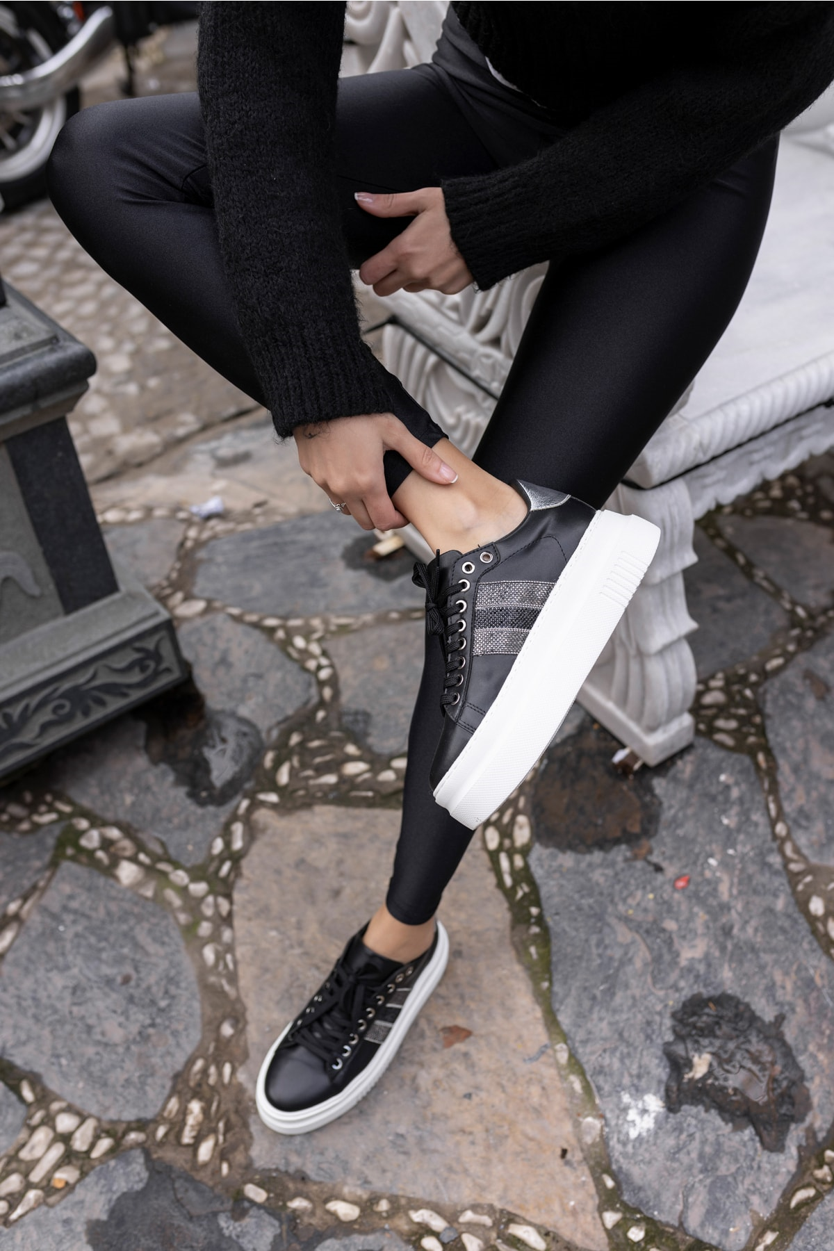 Zanıolo Kadın Siyah Taş Detay Sneaker