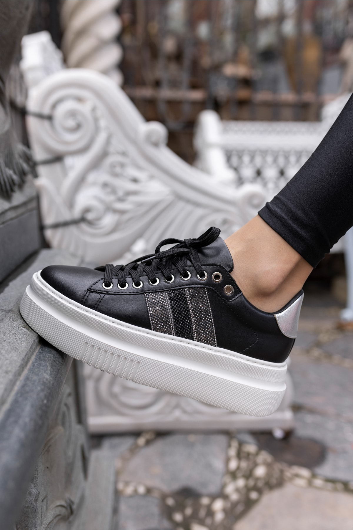 Zanıolo Kadın Siyah Taş Detay Sneaker