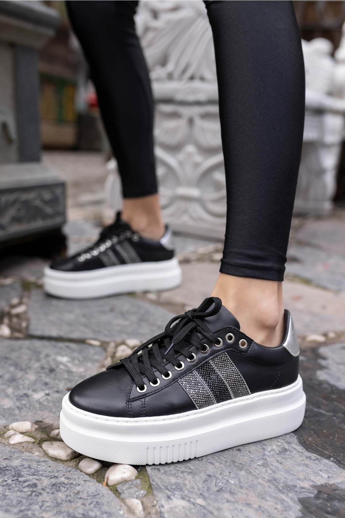 Zanıolo Kadın Siyah Taş Detay Sneaker
