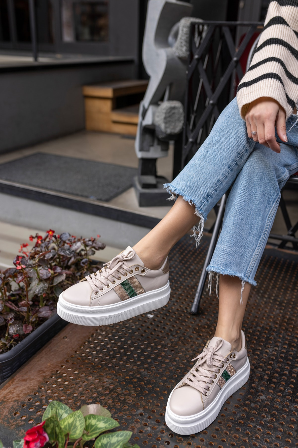 Zanıolo Kadın Bej Taş Detay Sneaker