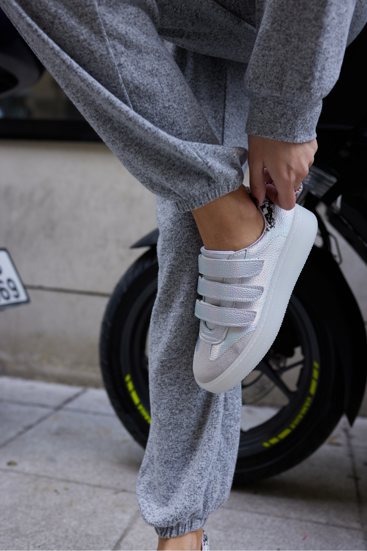 CELSO KADİN GUMUS CIRTLI SNEAKERS