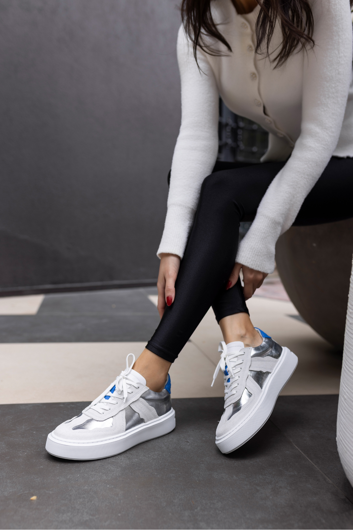 BLOOM KADIN BEYAZ GERCEK SUET GUMUS GARNİ DERİ EVA TABANLİ SNEAKER
