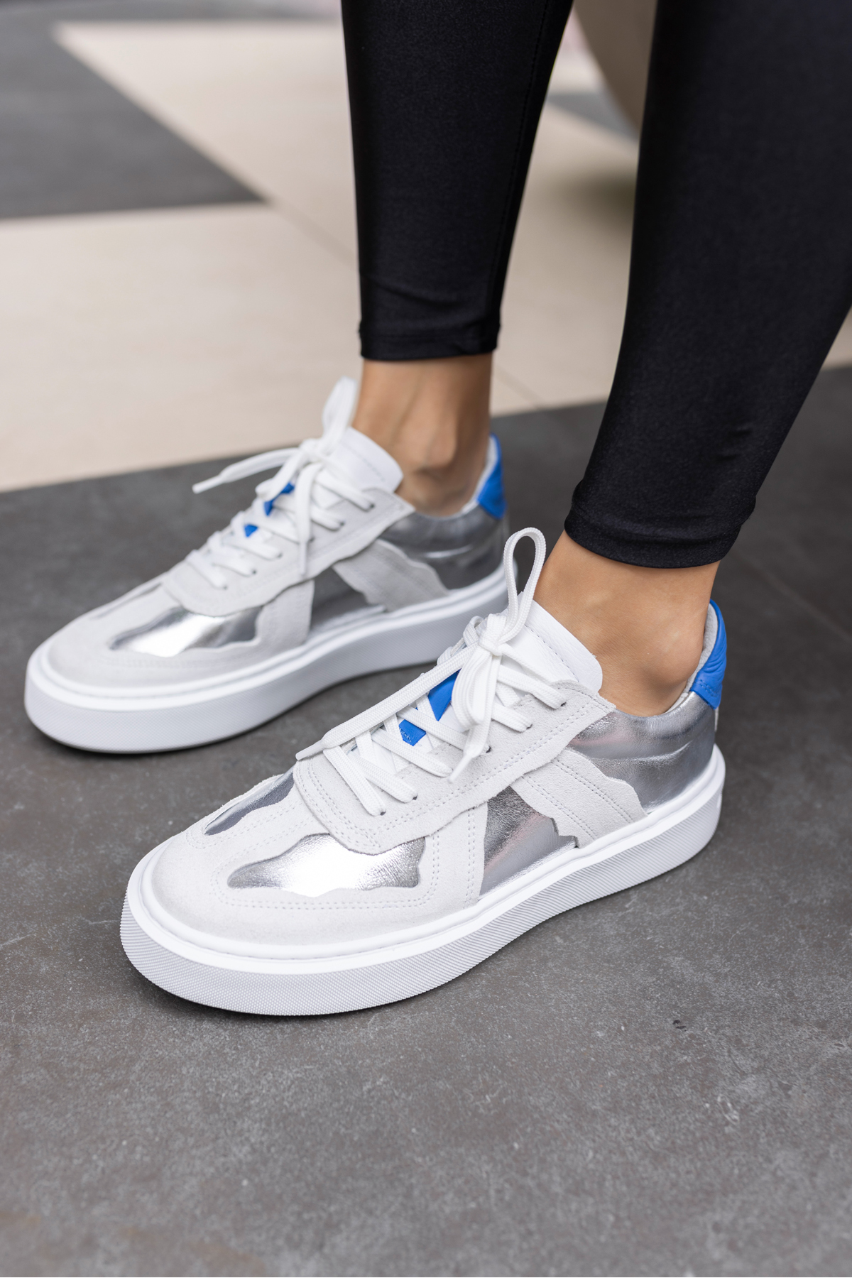 BLOOM KADIN BEYAZ GERCEK SUET GUMUS GARNİ DERİ EVA TABANLİ SNEAKER