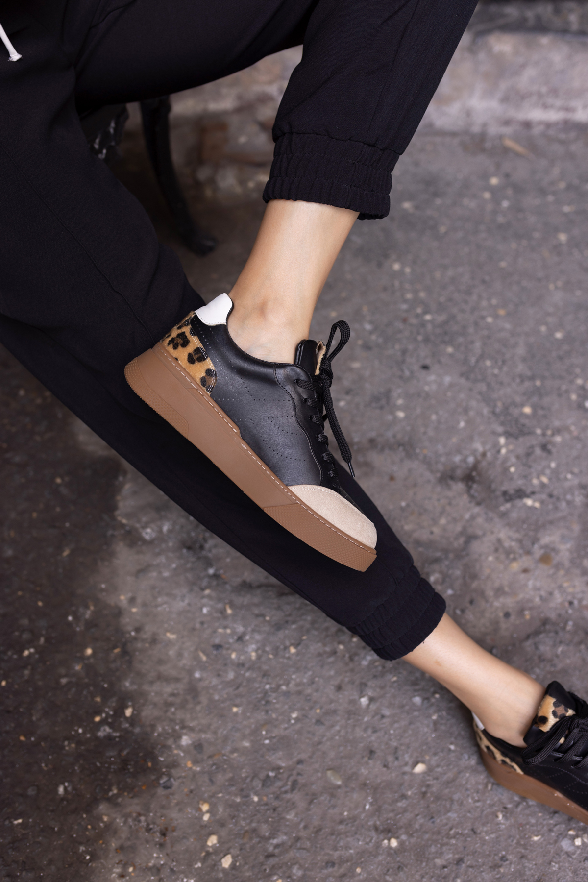 GORDON KADİN SİYAH LEOPAR GARNİLİ SNEAKER