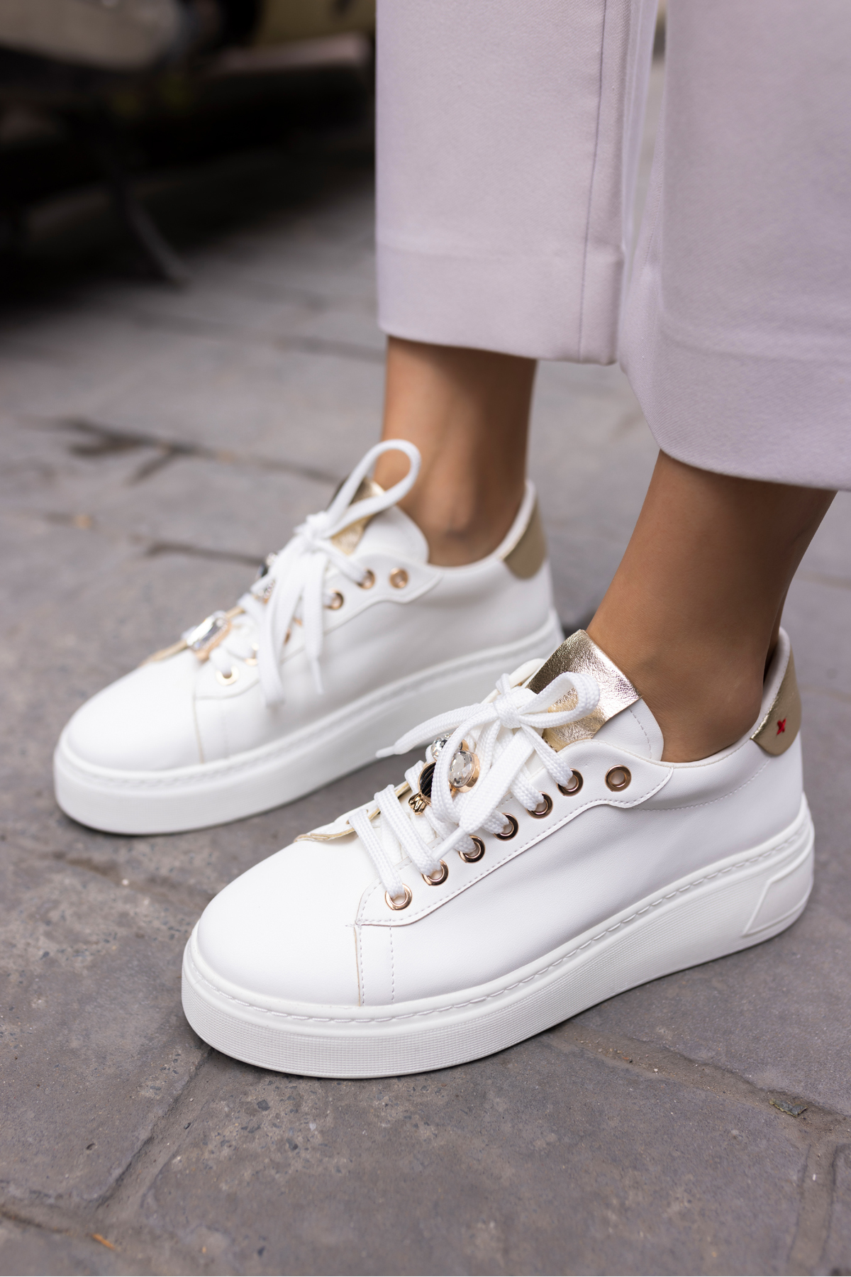 HERBERT KADIN BEYAZ TAŞ DETAYLİ SNEAKER