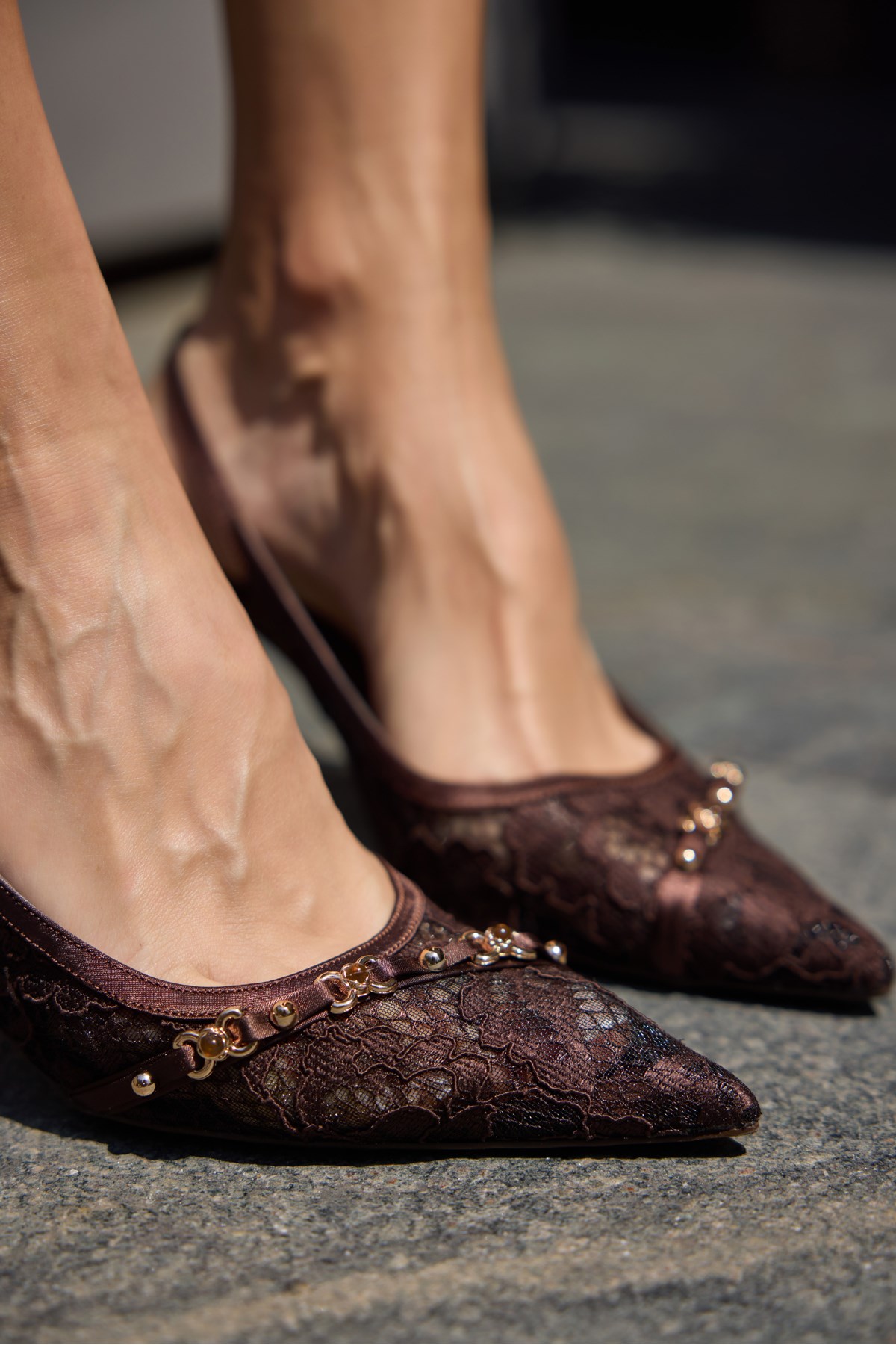 GRACE KADIN KAHVE TUL DANTEL DETAY TOPUKLU SLINGBACK AYAKKABI